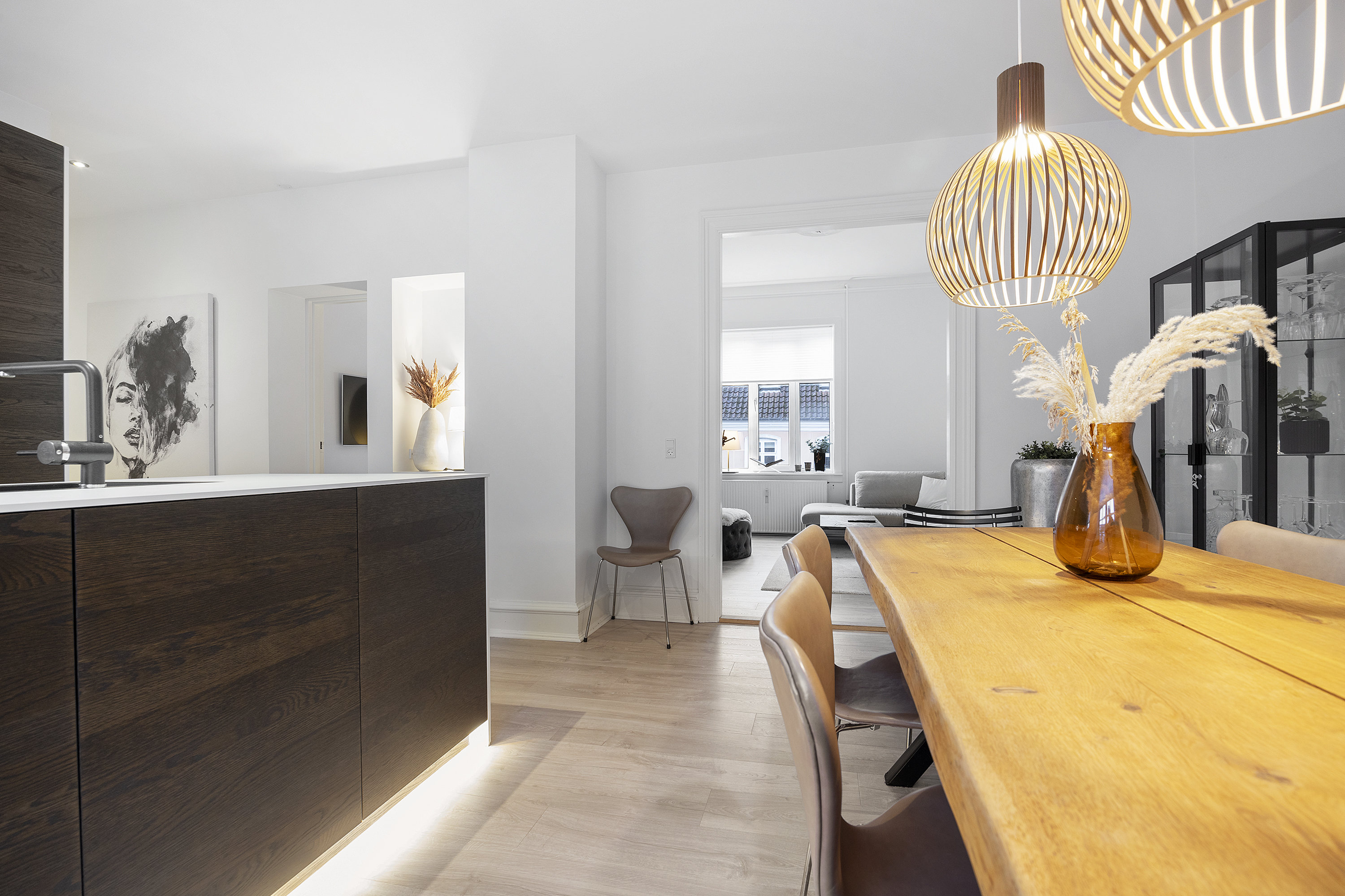 Fremhævet køkken-alrum billede i fuldskærmstilstand. Billede af Vesterå 22, 2., 9000 Aalborg