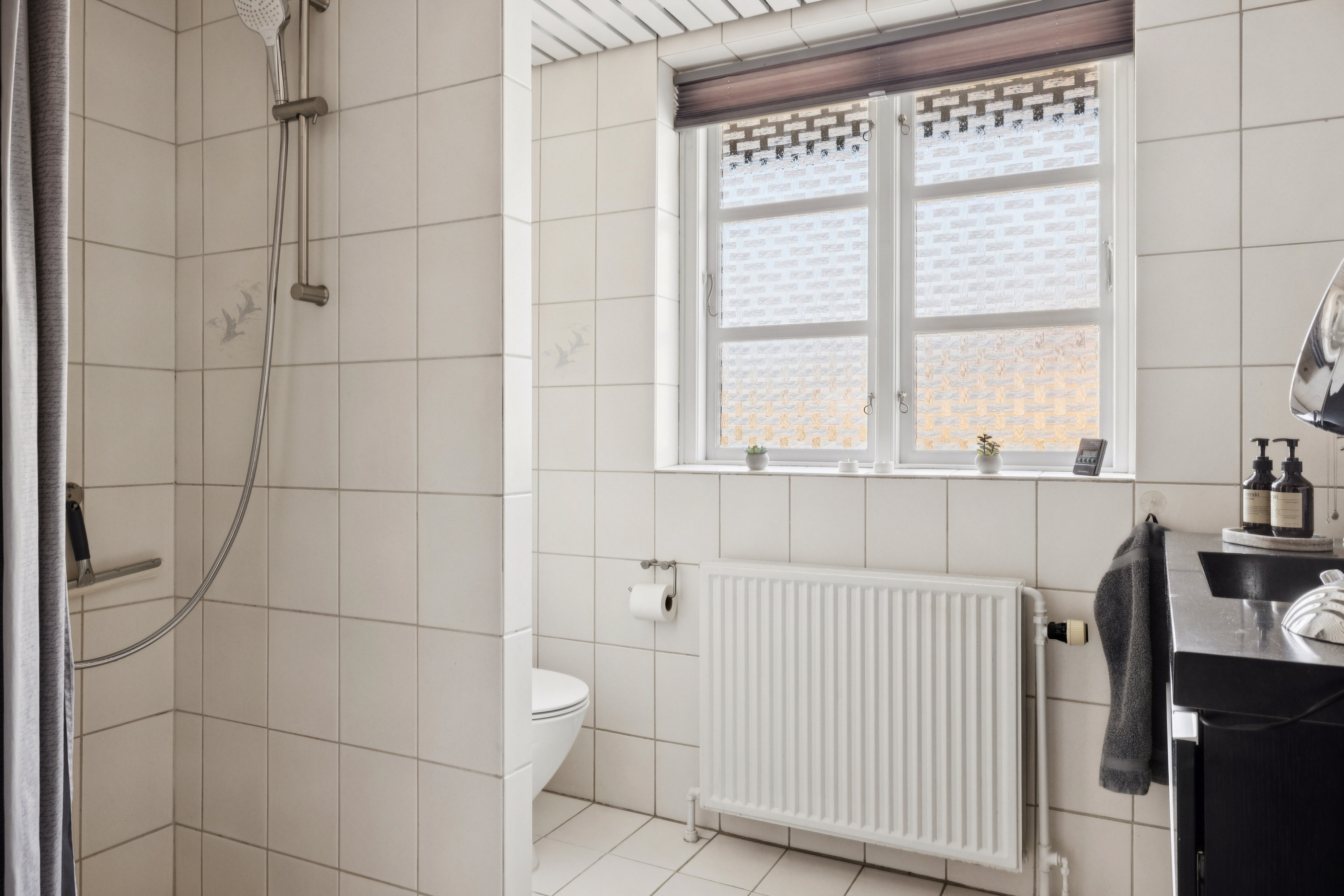 Fremhævet badeværelse billede i fuldskærmstilstand. Billede af Fenrisvænget 2, 5610 Assens