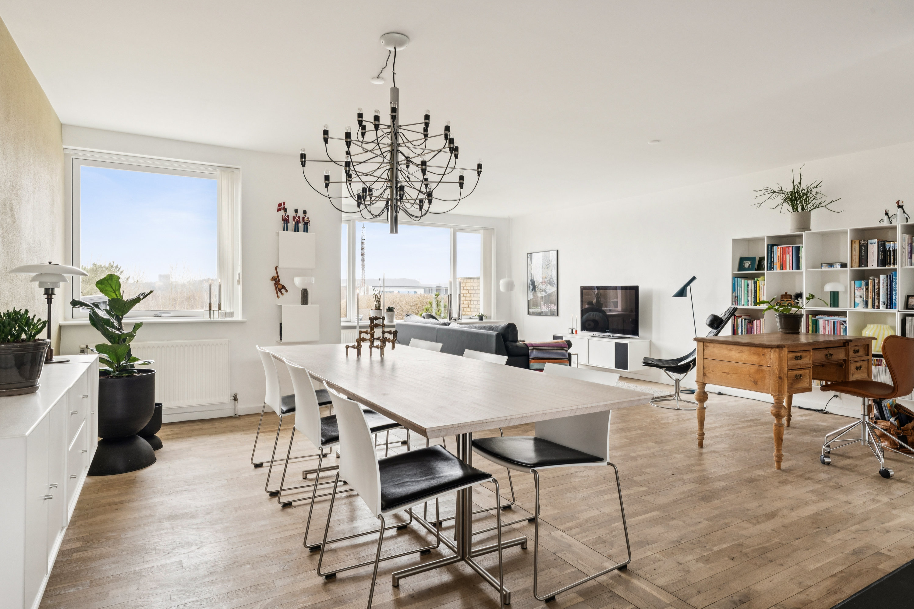 Fremhævet stue billede i fuldskærmstilstand. Billede af Mosebrinken 10, Gug, 9210 Aalborg SØ