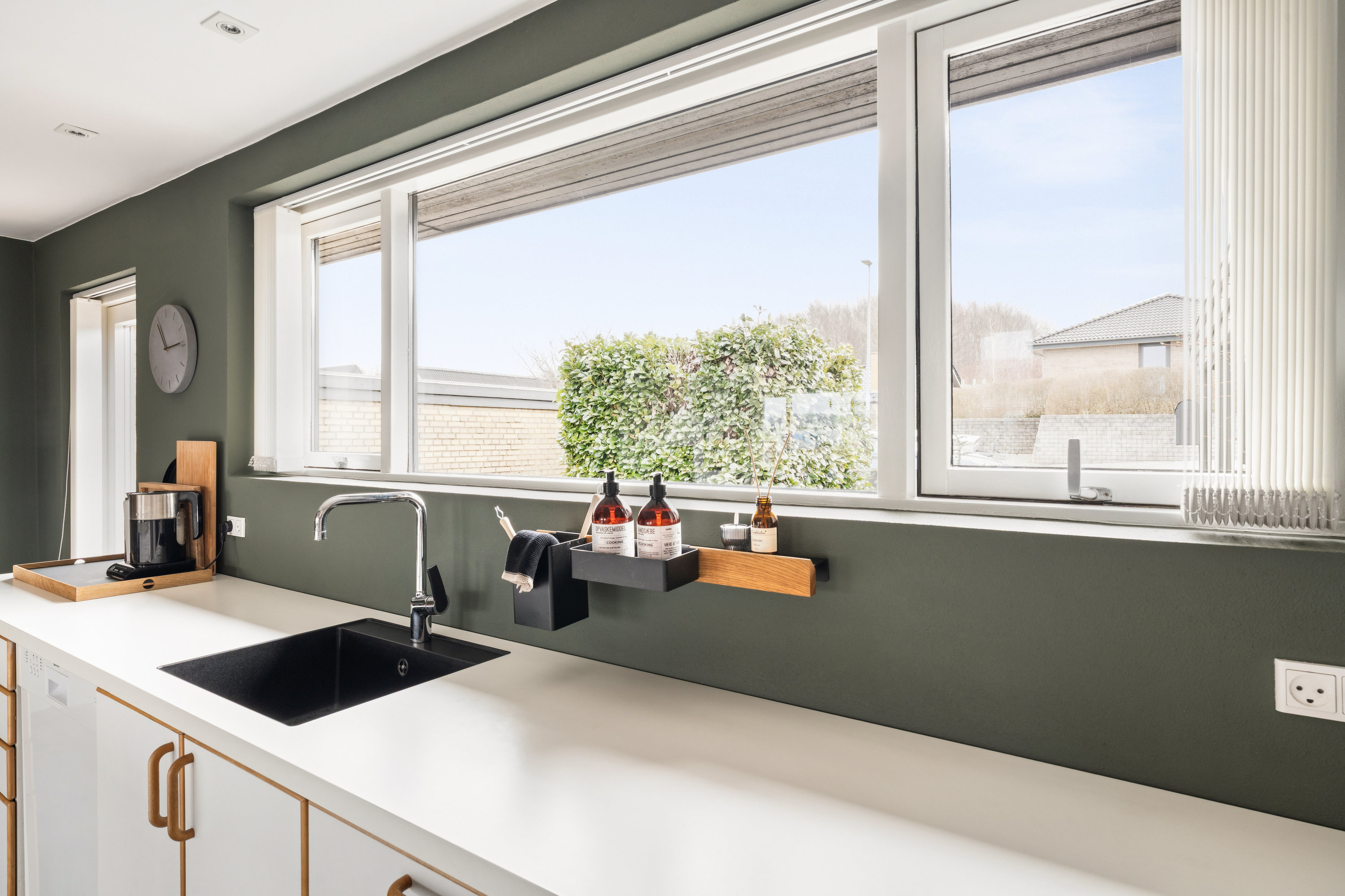 Fremhævet køkken billede i fuldskærmstilstand. Billede af Mosebrinken 10, Gug, 9210 Aalborg SØ