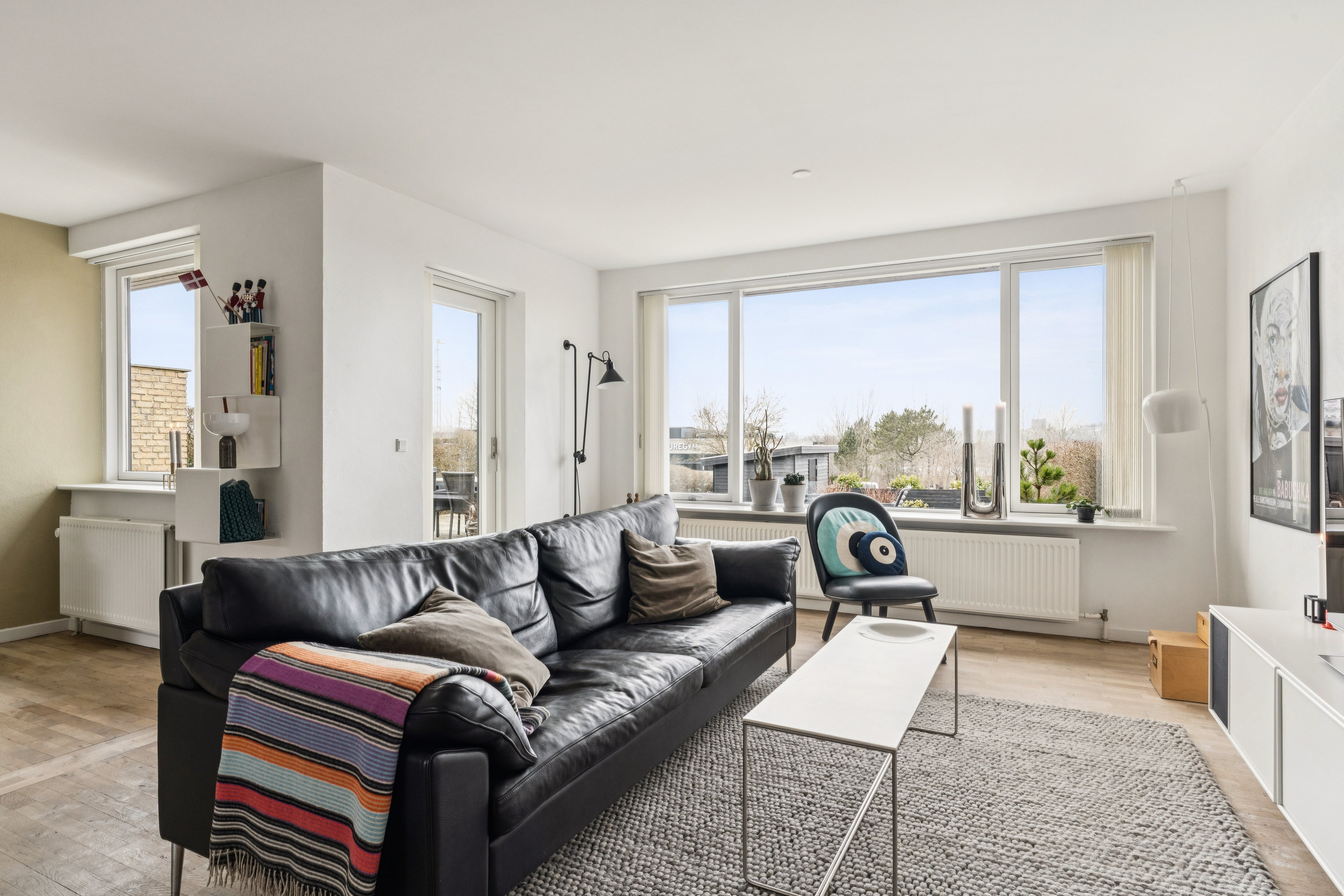 Fremhævet stue billede i fuldskærmstilstand. Billede af Mosebrinken 10, Gug, 9210 Aalborg SØ