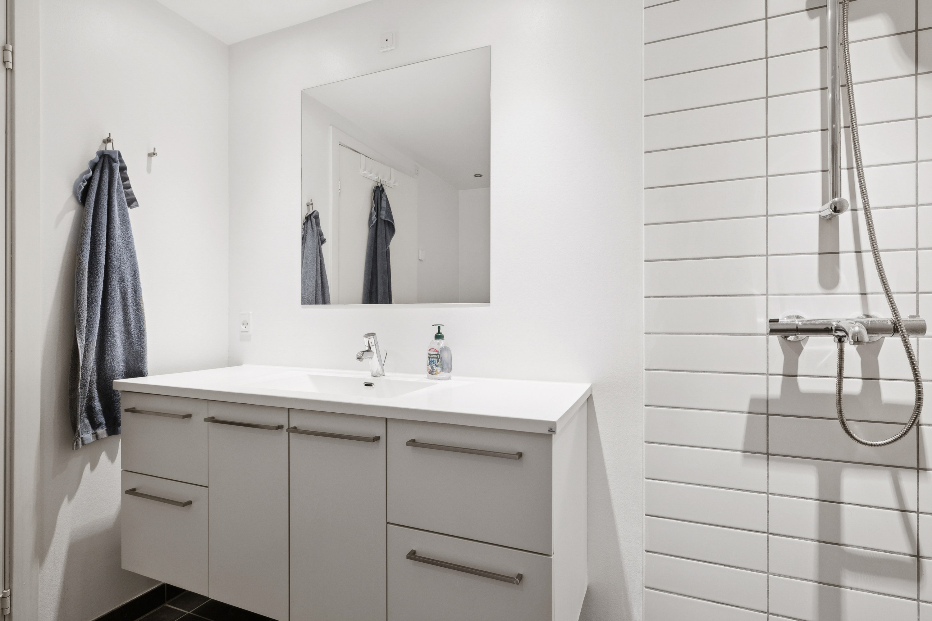 Fremhævet badeværelse billede i fuldskærmstilstand. Billede af Prins Christians Vænge 165, Skanderborg Bakker, 8660 Skanderborg