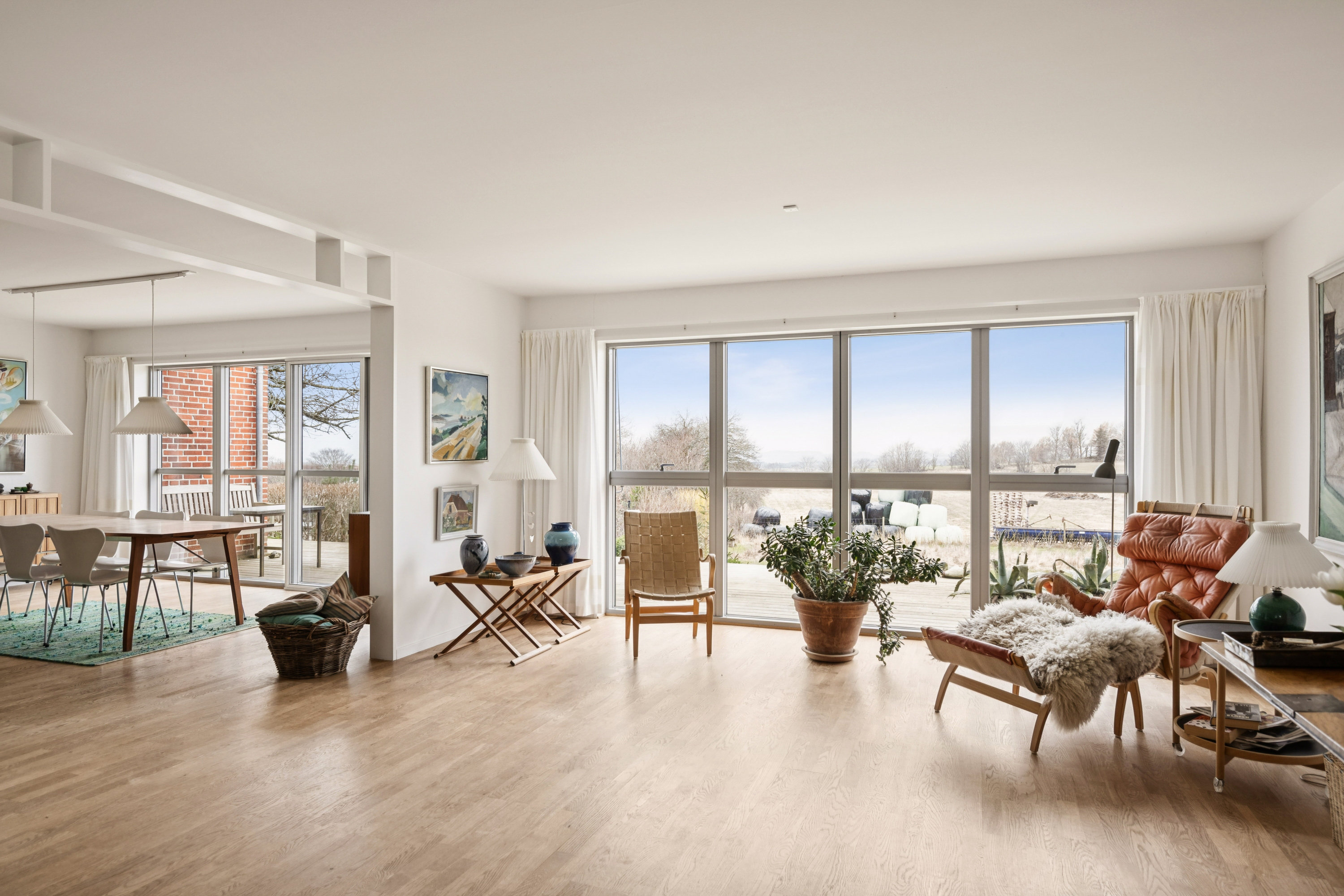 Fremhævet stue billede i fuldskærmstilstand. Billede af Lindhøjvej 10, Begtrup, 8420 Knebel