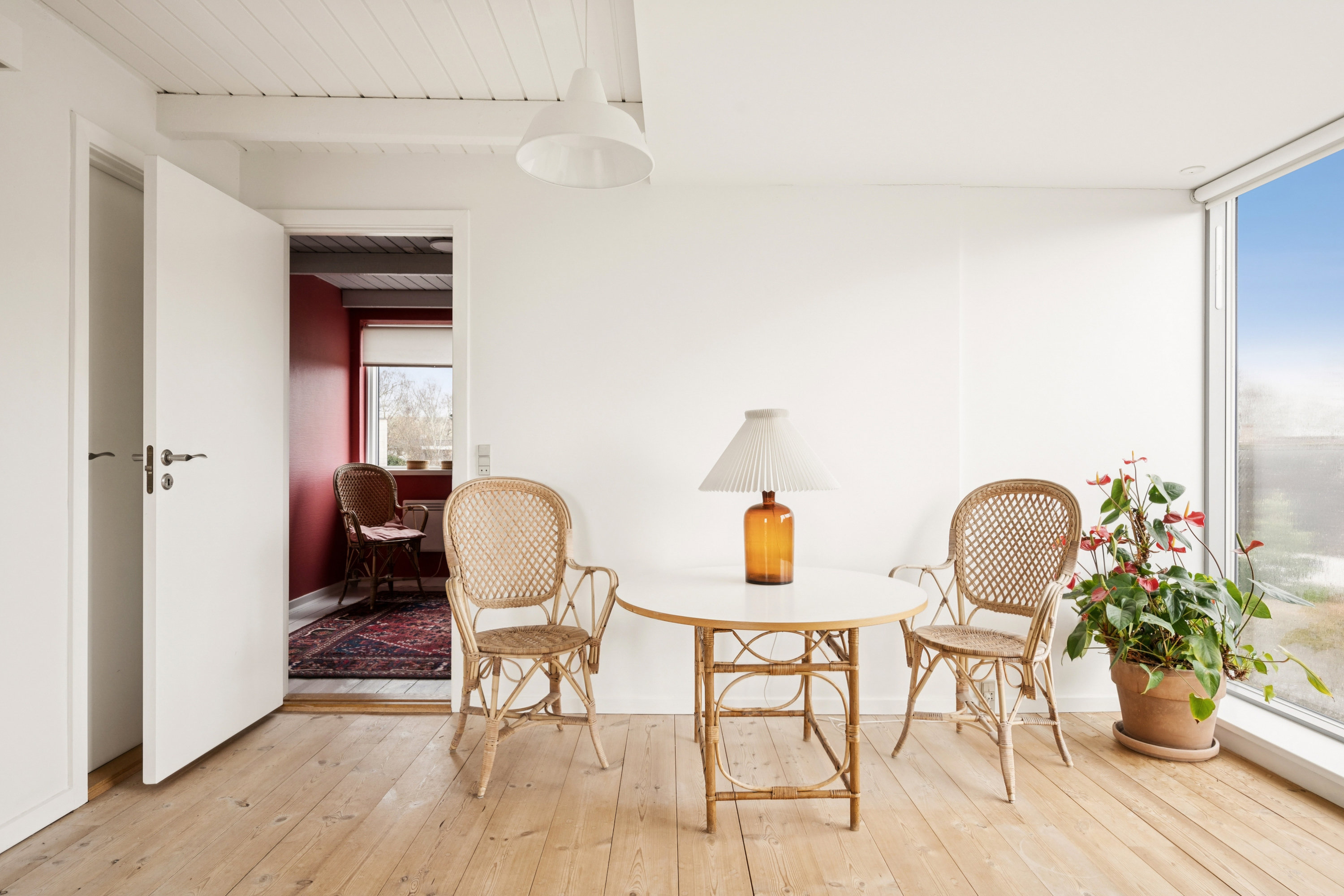 Fremhævet stue billede i fuldskærmstilstand. Billede af Lindhøjvej 10, Begtrup, 8420 Knebel