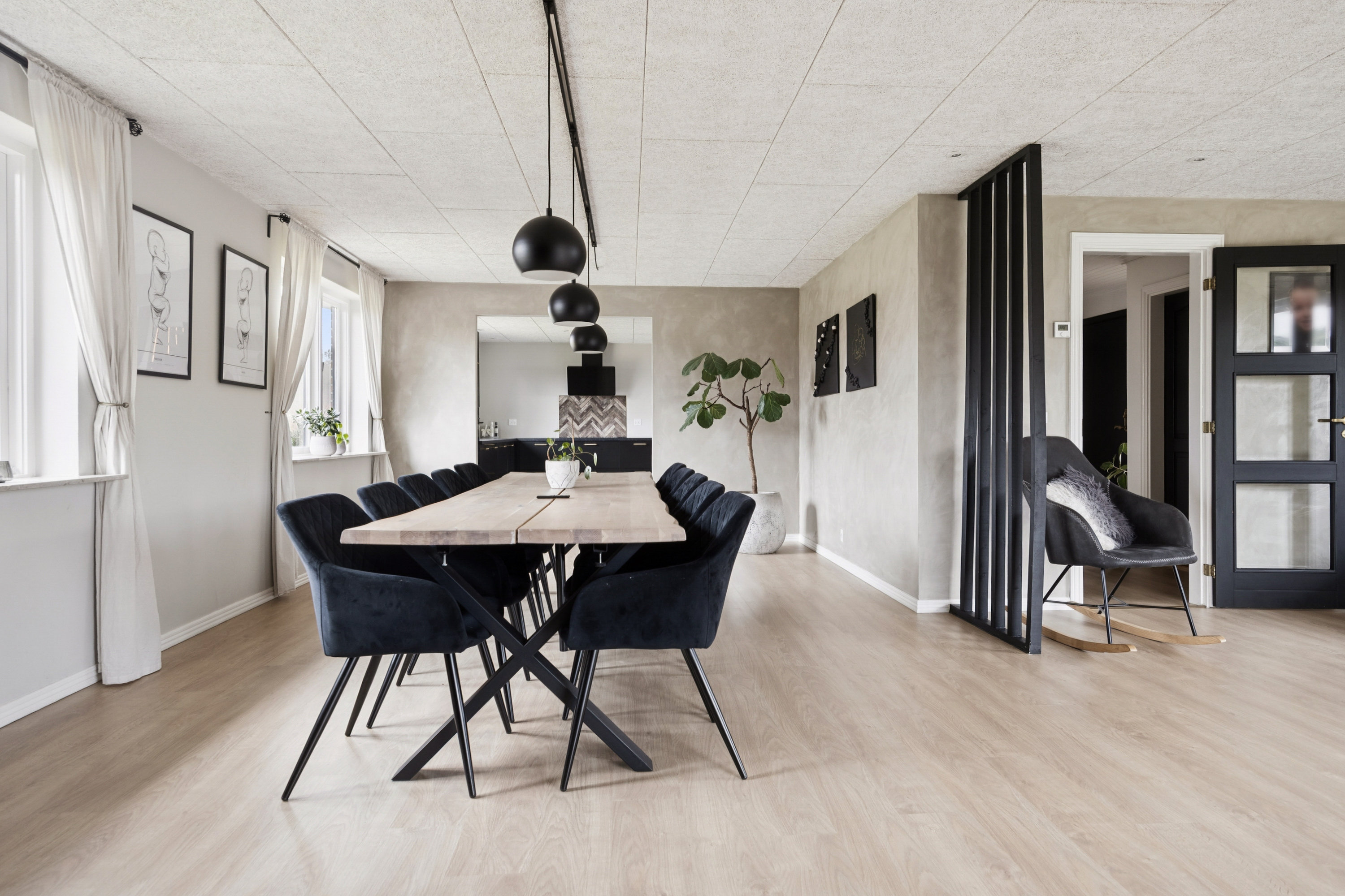 Fremhævet stue billede i fuldskærmstilstand. Billede af Allerupvej 46, Allerup, 9320 Hjallerup