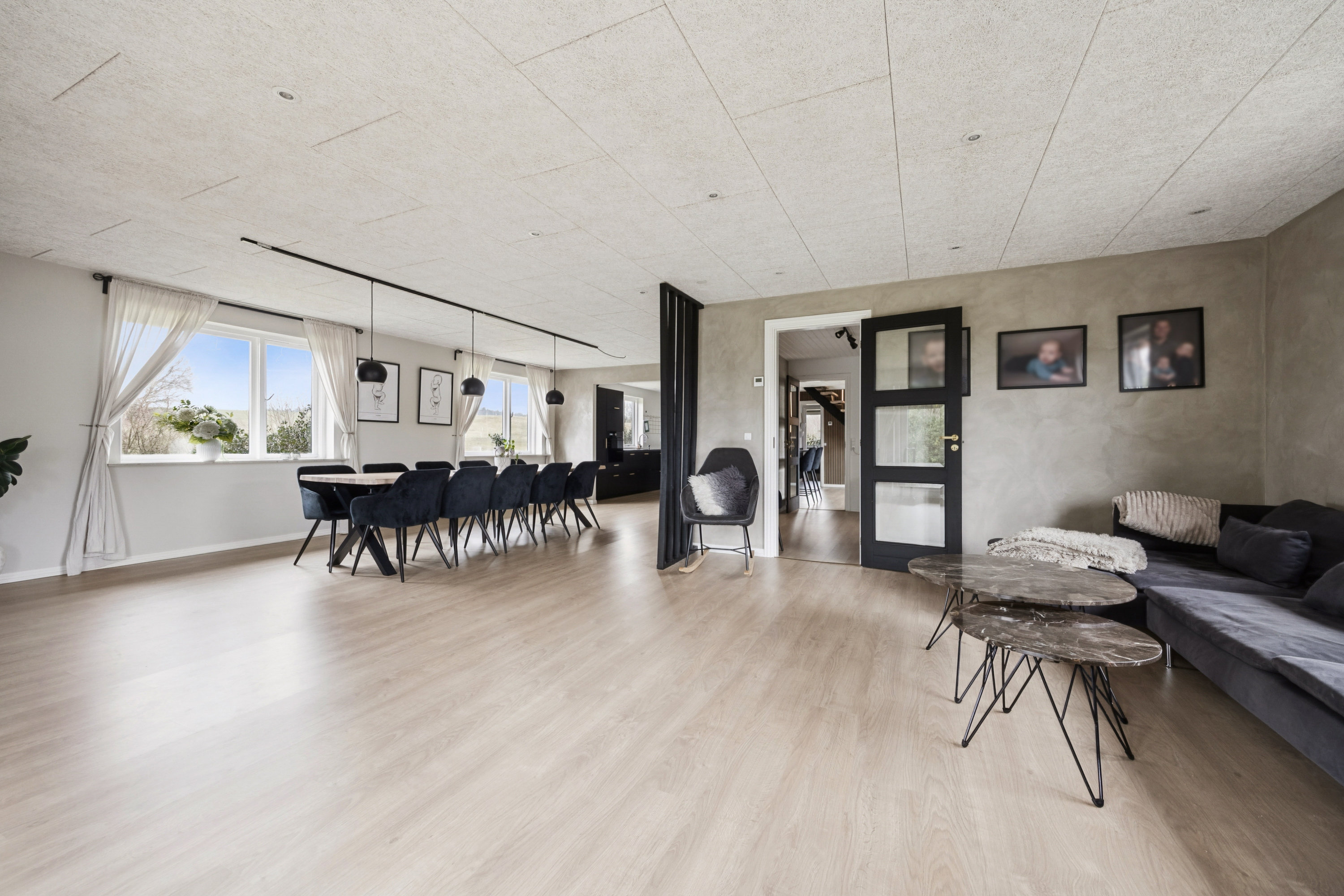 Fremhævet stue billede i fuldskærmstilstand. Billede af Allerupvej 46, Allerup, 9320 Hjallerup