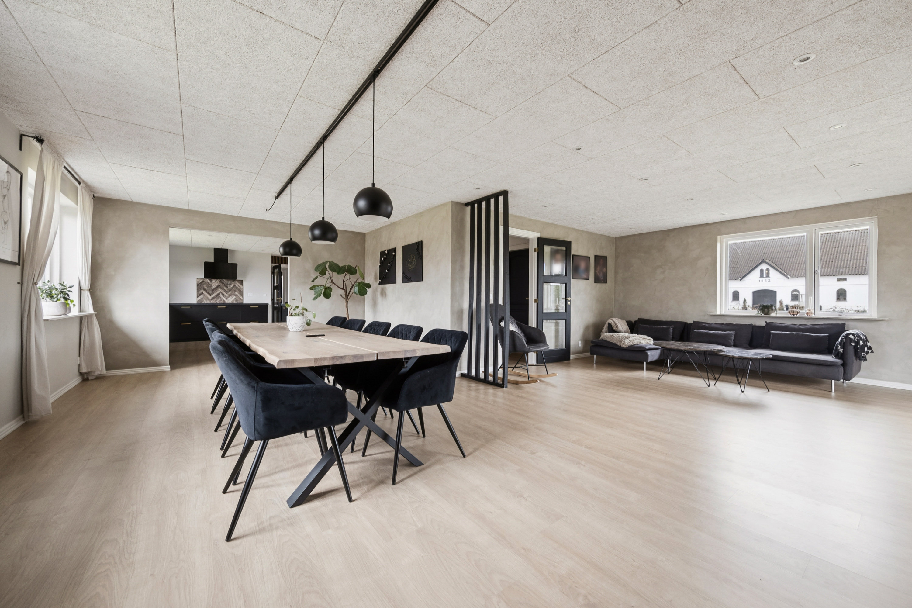 Fremhævet stue billede i fuldskærmstilstand. Billede af Allerupvej 46, Allerup, 9320 Hjallerup