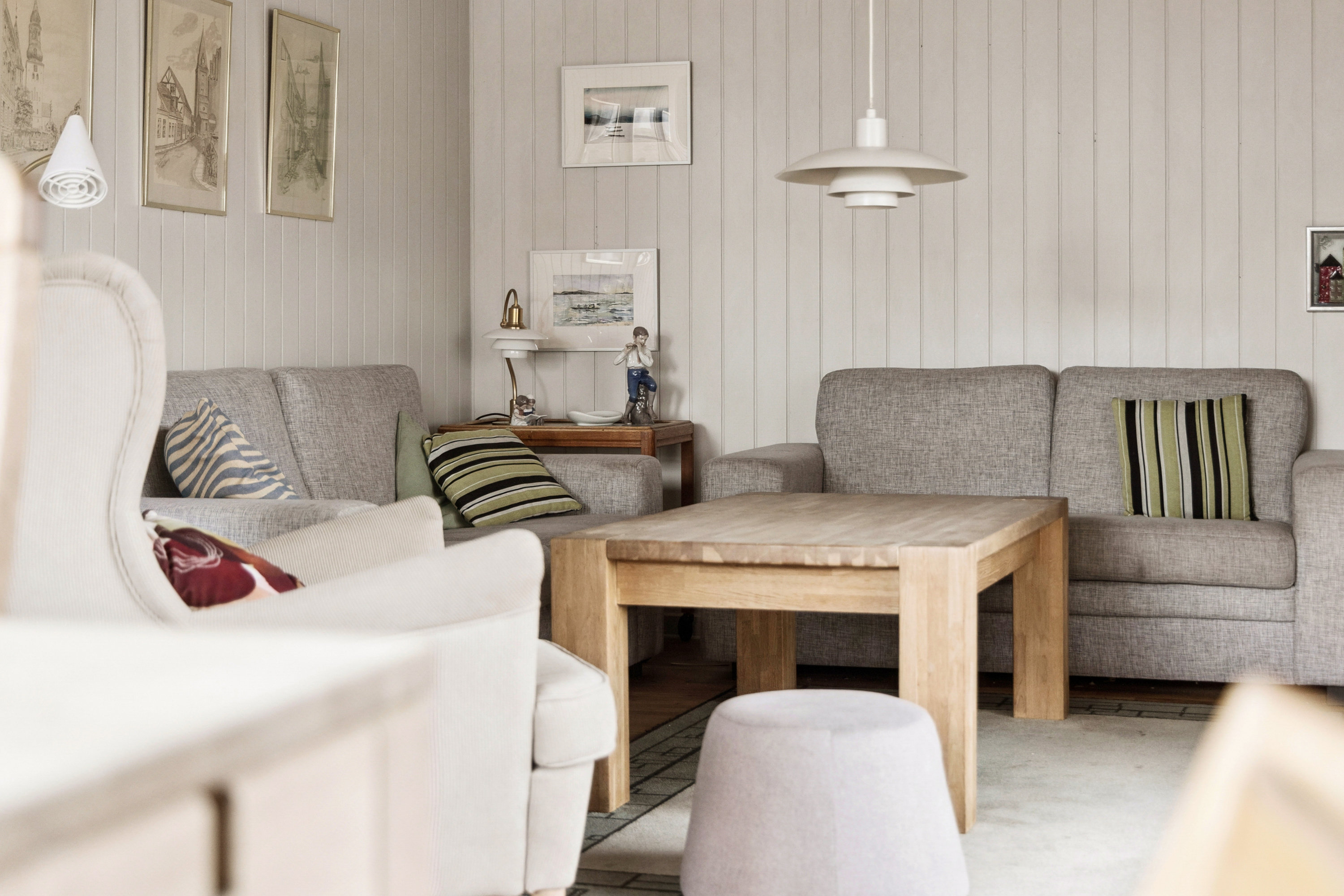 Fremhævet stue billede i fuldskærmstilstand. Billede af Jørgen Berthelsens Vej 13, 9400 Nørresundby