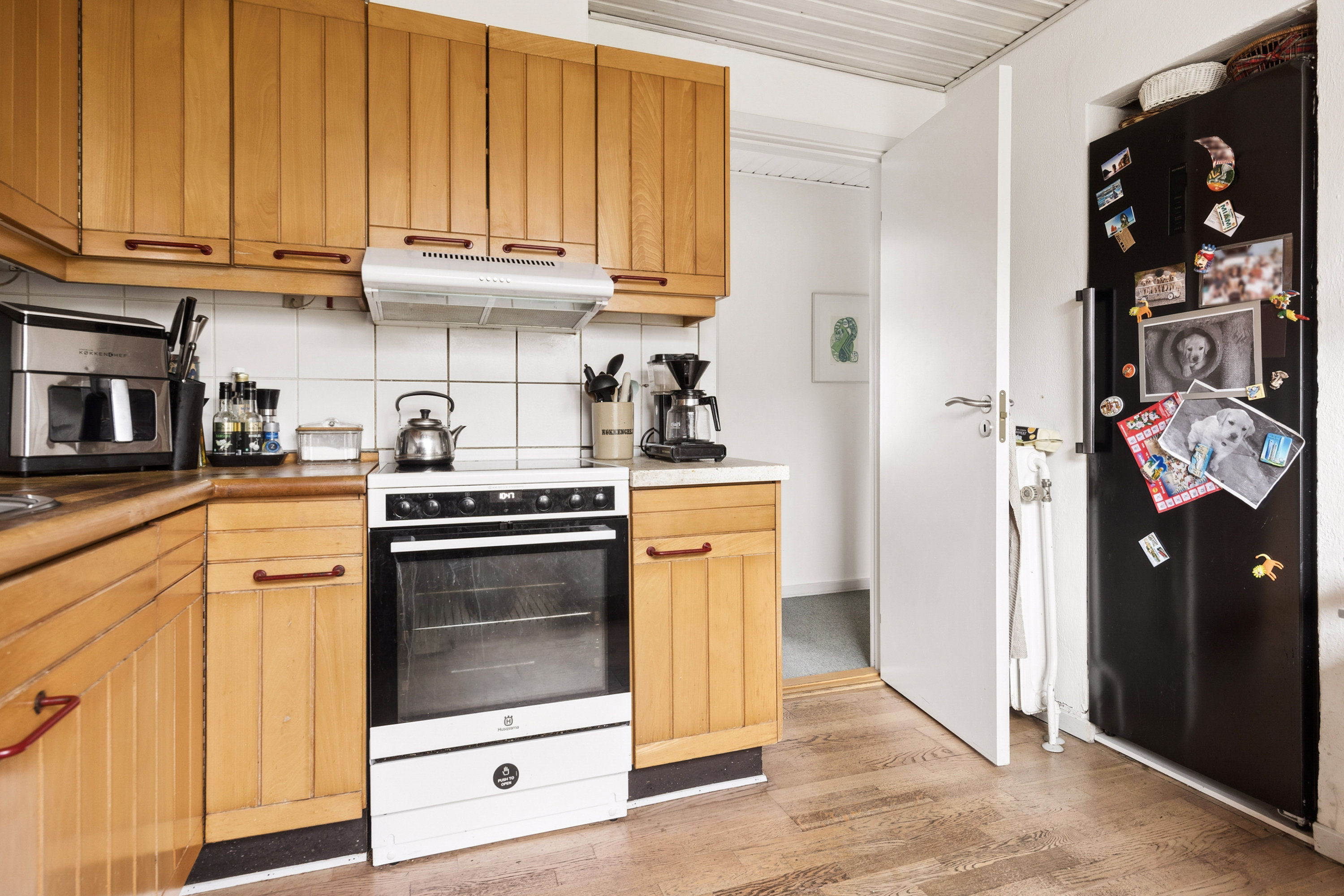 Fremhævet køkken billede i fuldskærmstilstand. Billede af Jørgen Berthelsens Vej 13, 9400 Nørresundby