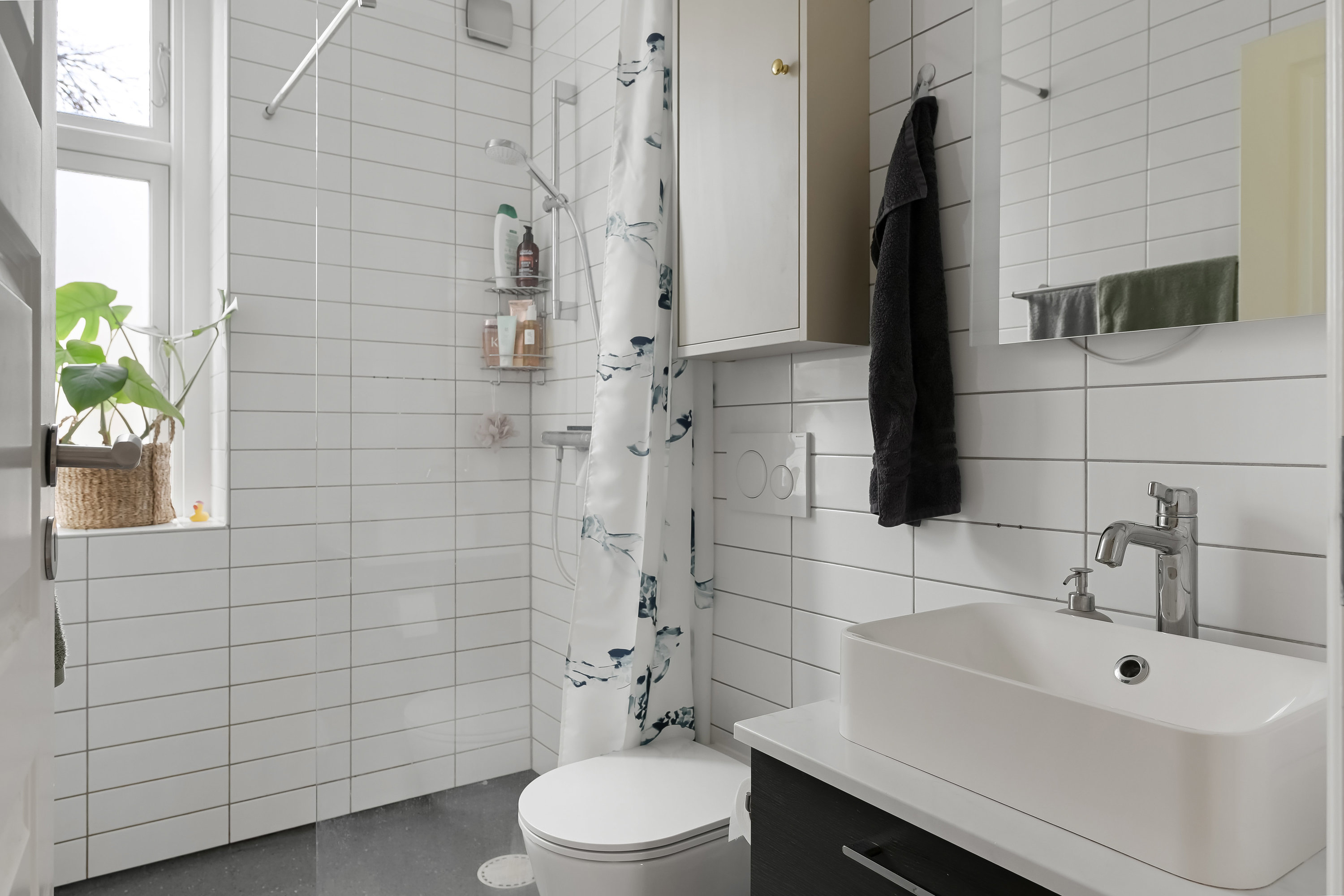 Fremhævet badeværelse billede i fuldskærmstilstand. Billede af Borgergade 65, st.. tv., 6700 Esbjerg