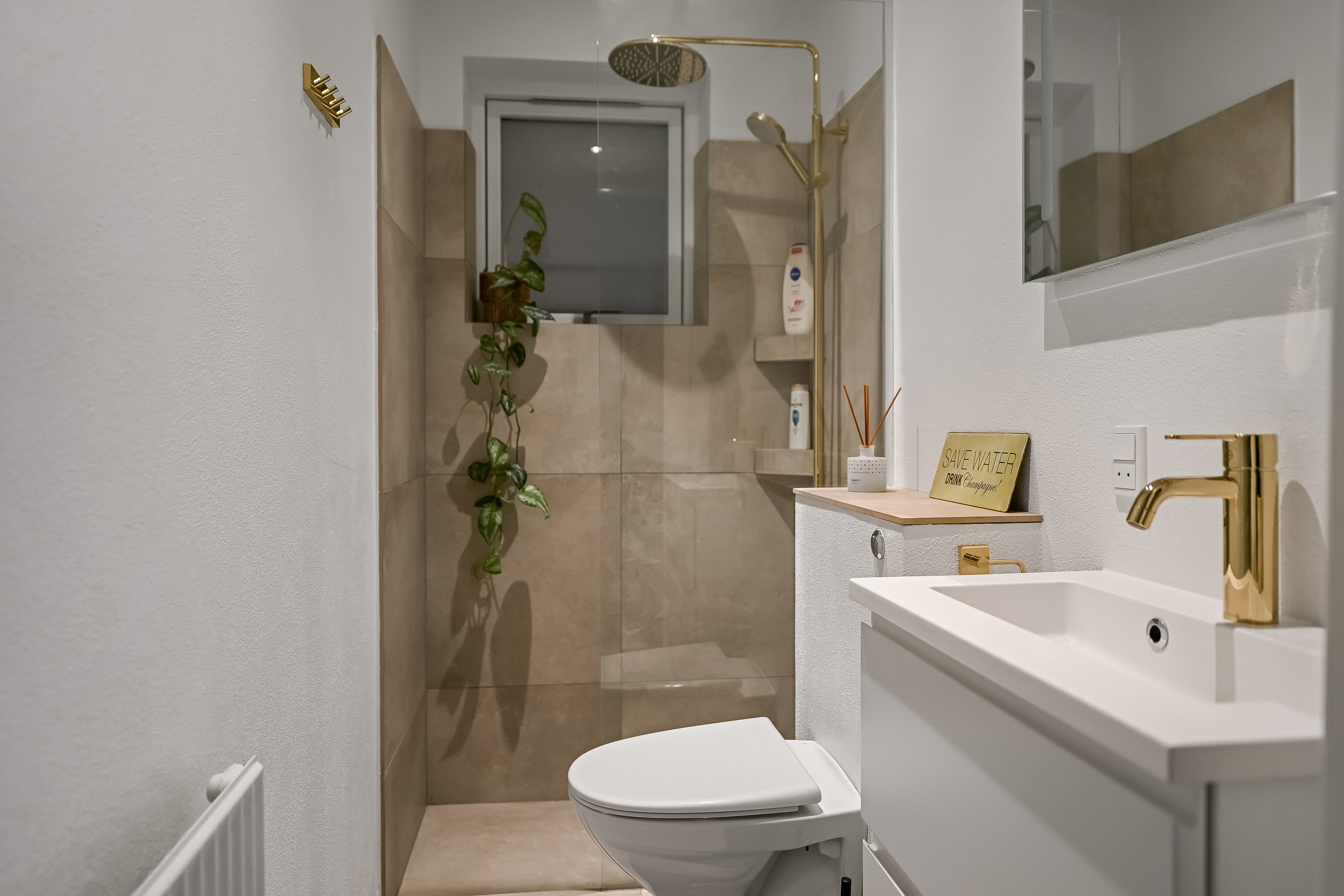 Fremhævet badeværelse billede i fuldskærmstilstand. Billede af Søndergårds Alle 10, 6700 Esbjerg