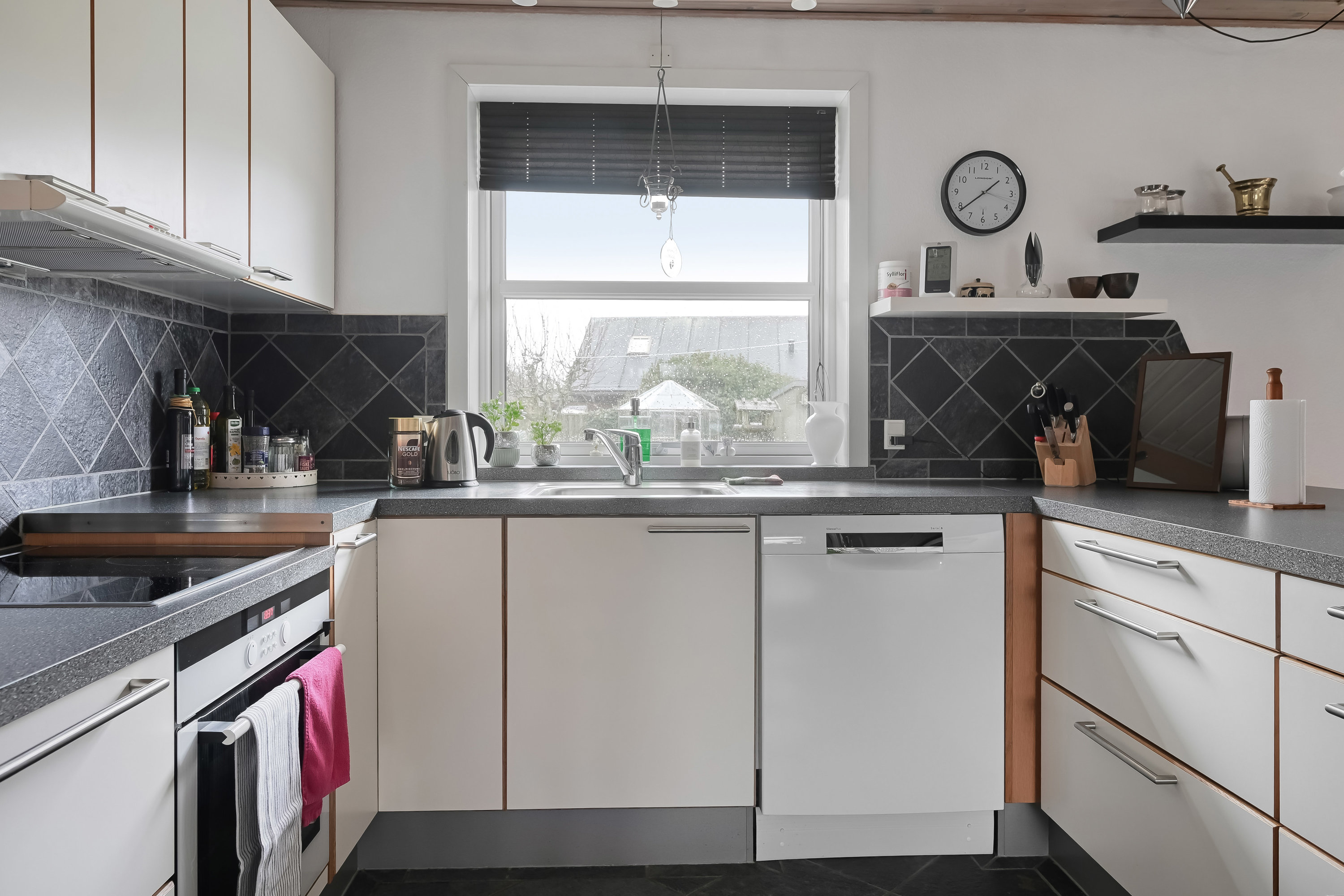 Fremhævet køkken billede i fuldskærmstilstand. Billede af Lyngvej 88, 6710 Esbjerg V