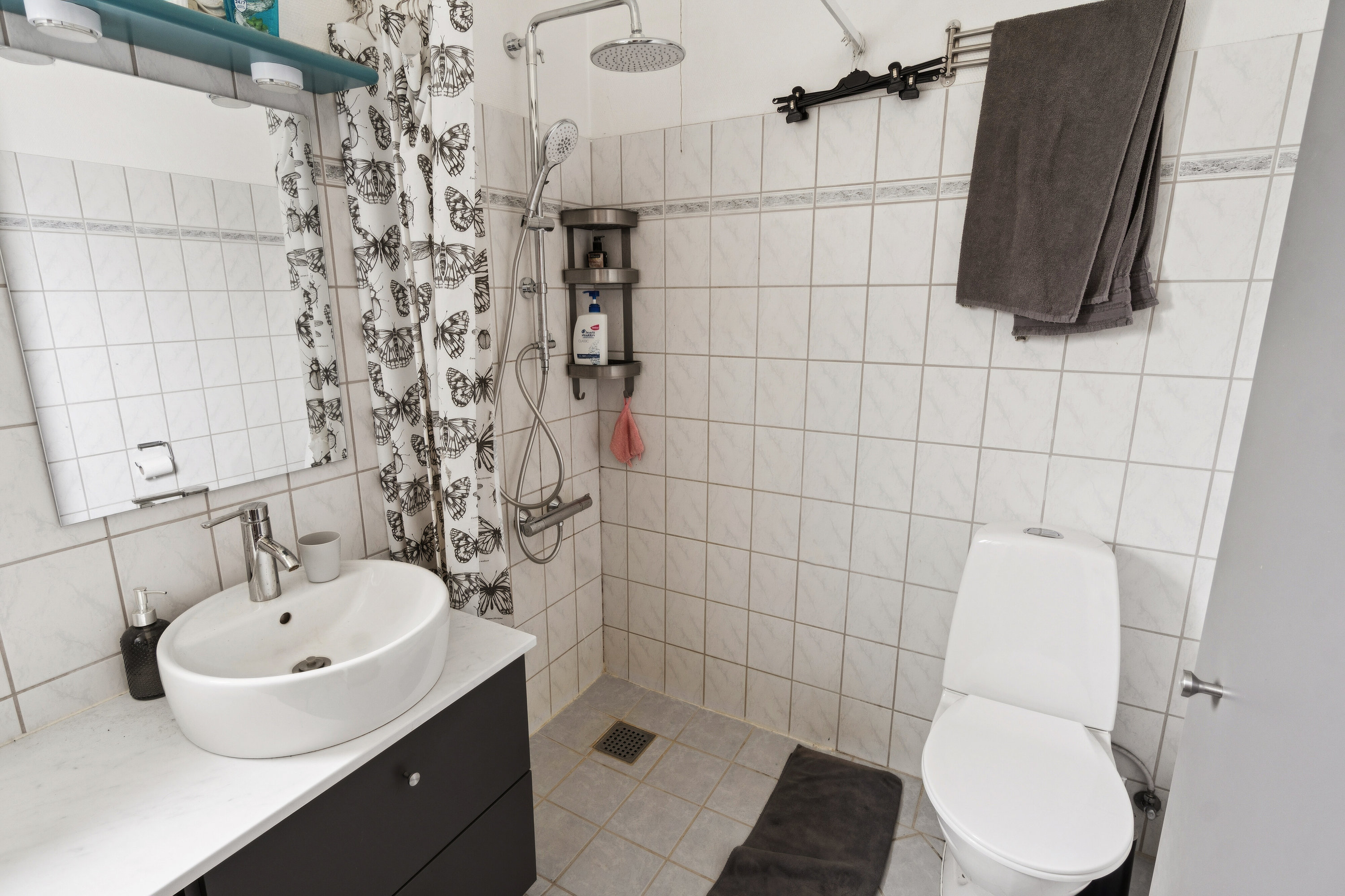 Fremhævet badeværelse billede i fuldskærmstilstand. Billede af Nylandsvej 4, 9830 Tårs