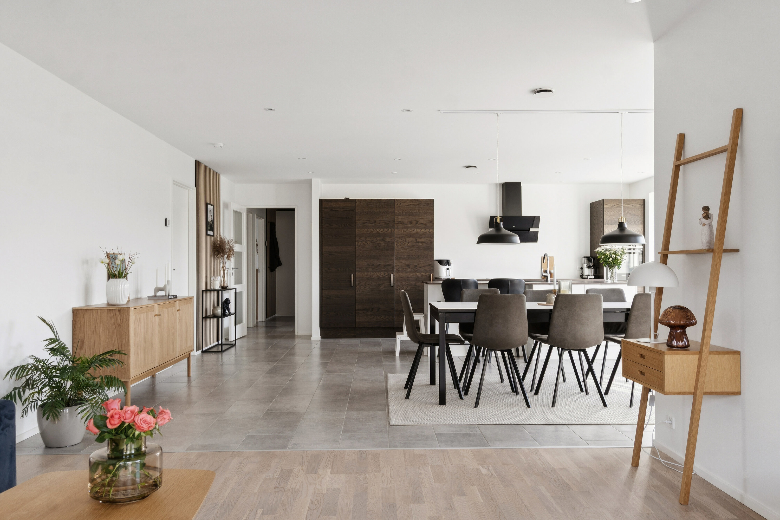 Fremhævet spisestue billede i fuldskærmstilstand. Billede af Gråstenvænget 18, 4230 Skælskør