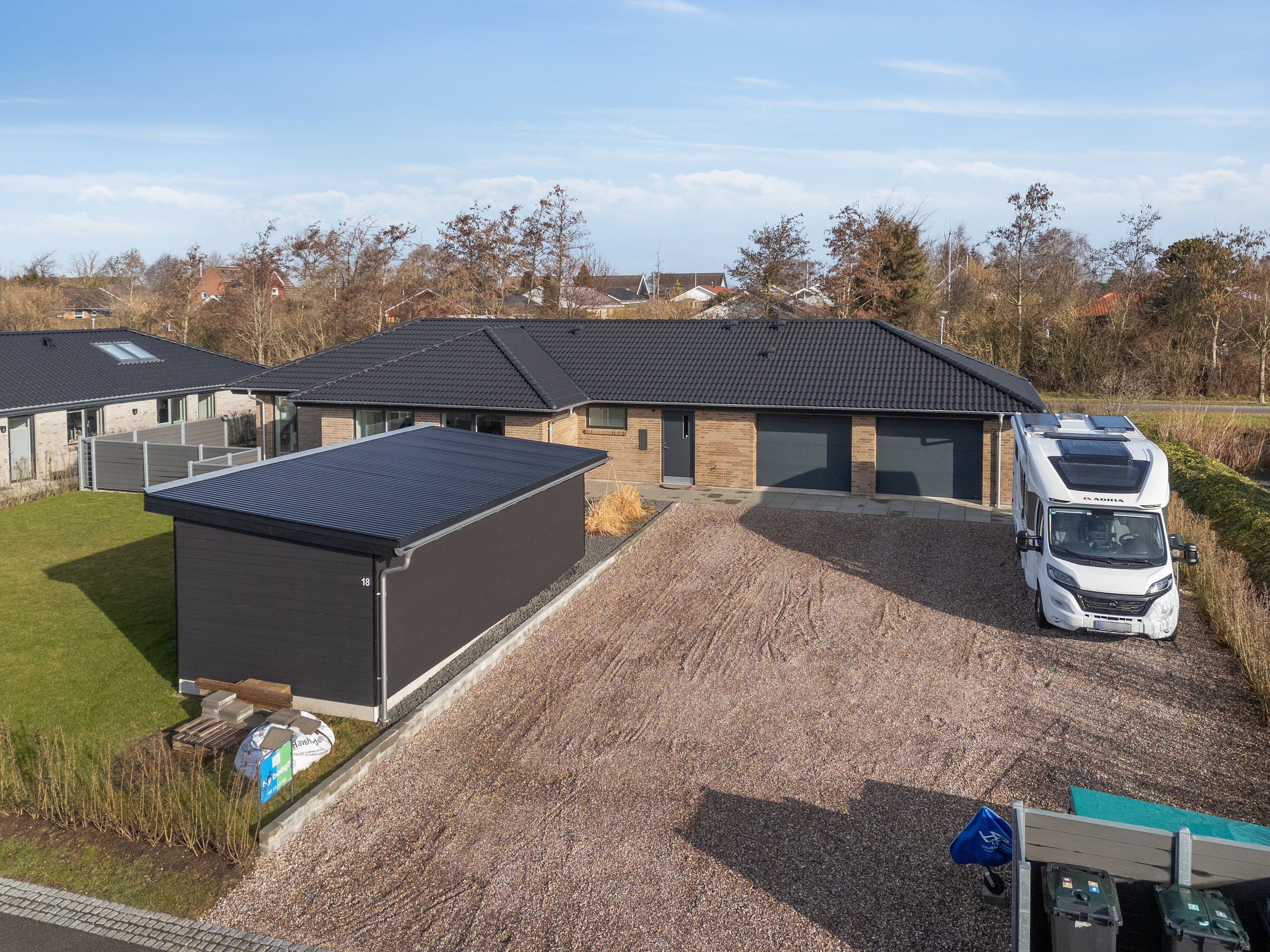 Fremhævet set fra vejen billede i fuldskærmstilstand. Billede af Gråstenvænget 18, 4230 Skælskør