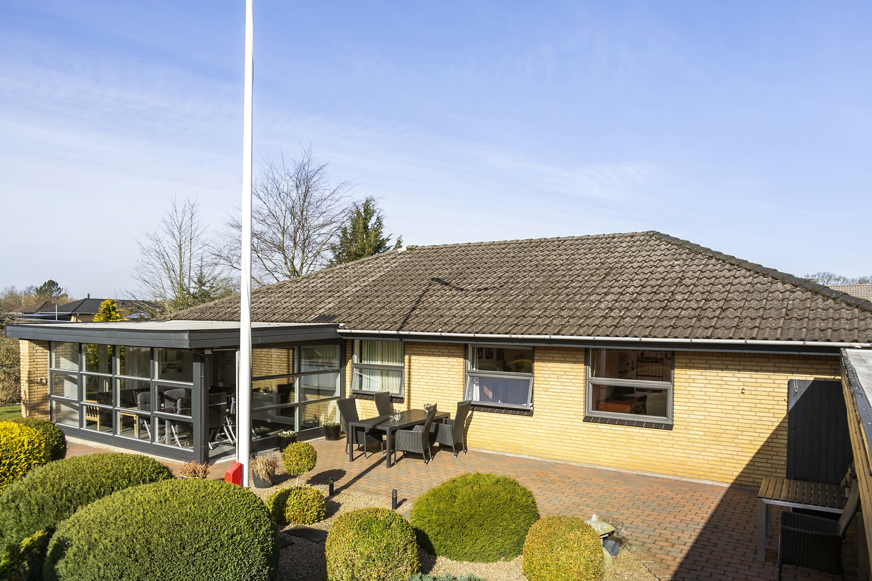 Fremhævet ejendommen billede i fuldskærmstilstand. Billede af Egeparken 10, 6051 Almind