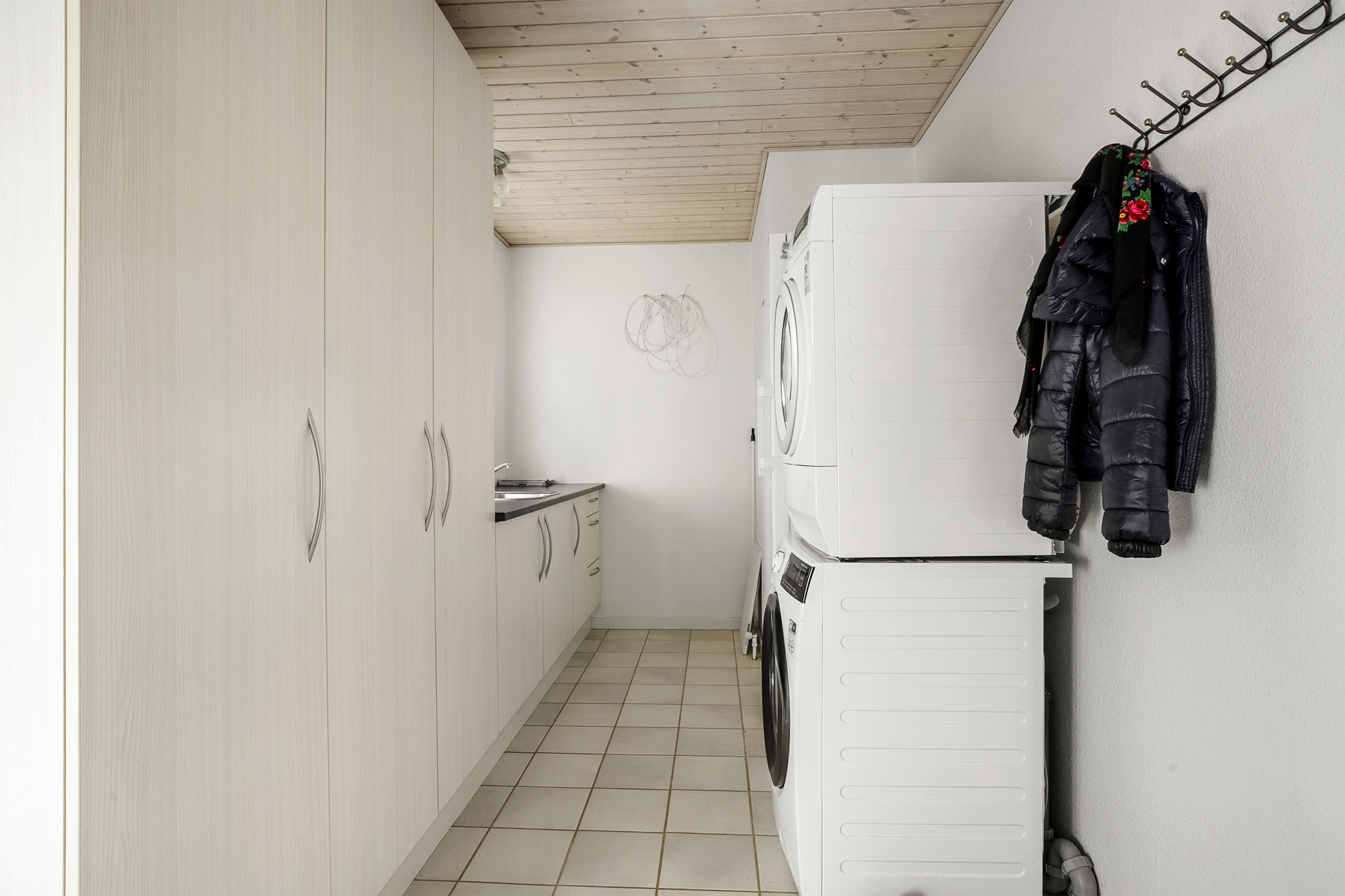 Fremhævet værelse billede i fuldskærmstilstand. Billede af Egeparken 10, 6051 Almind