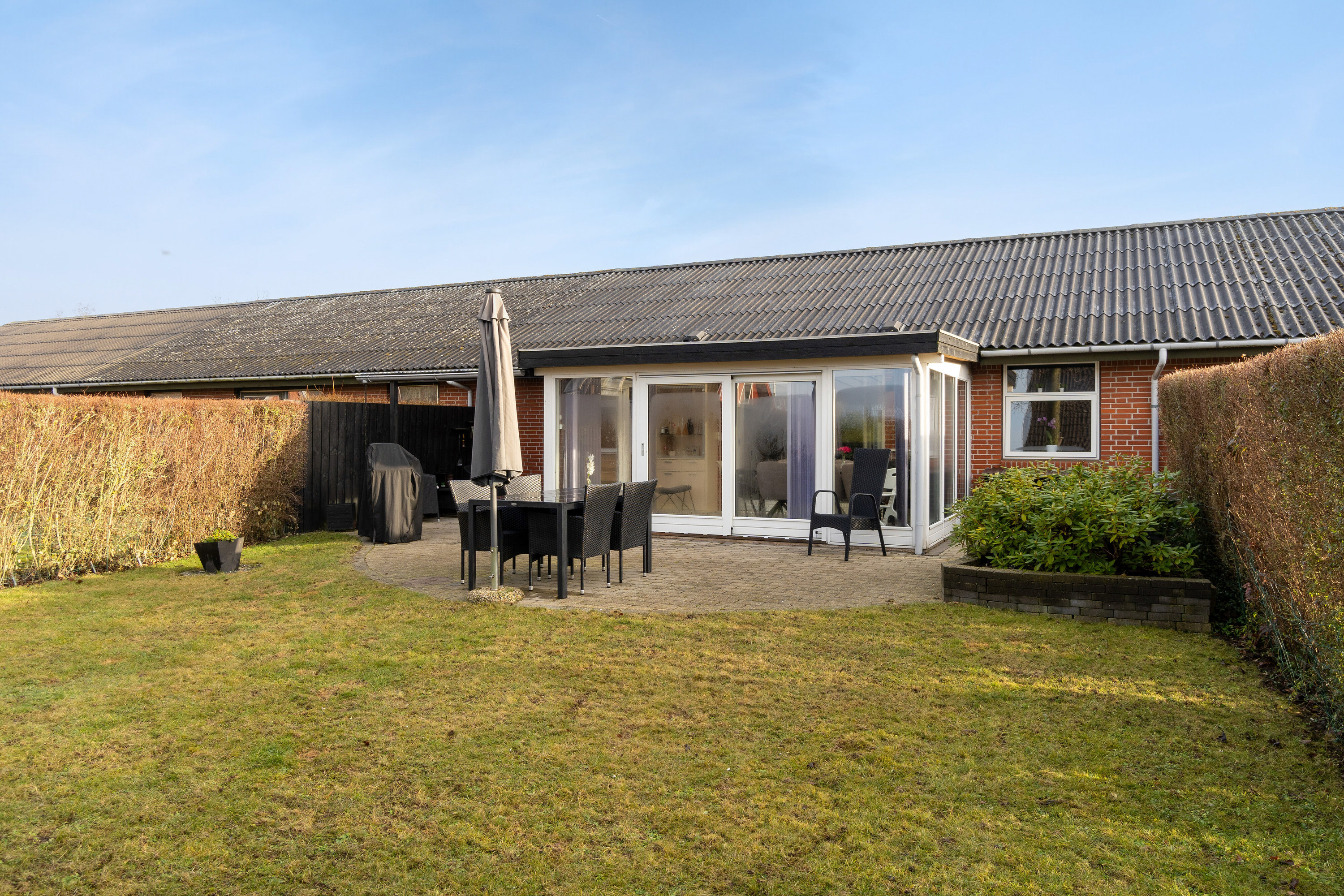 Fremhævet set fra haven billede i fuldskærmstilstand. Billede af Lærkevej 22, 4261 Dalmose