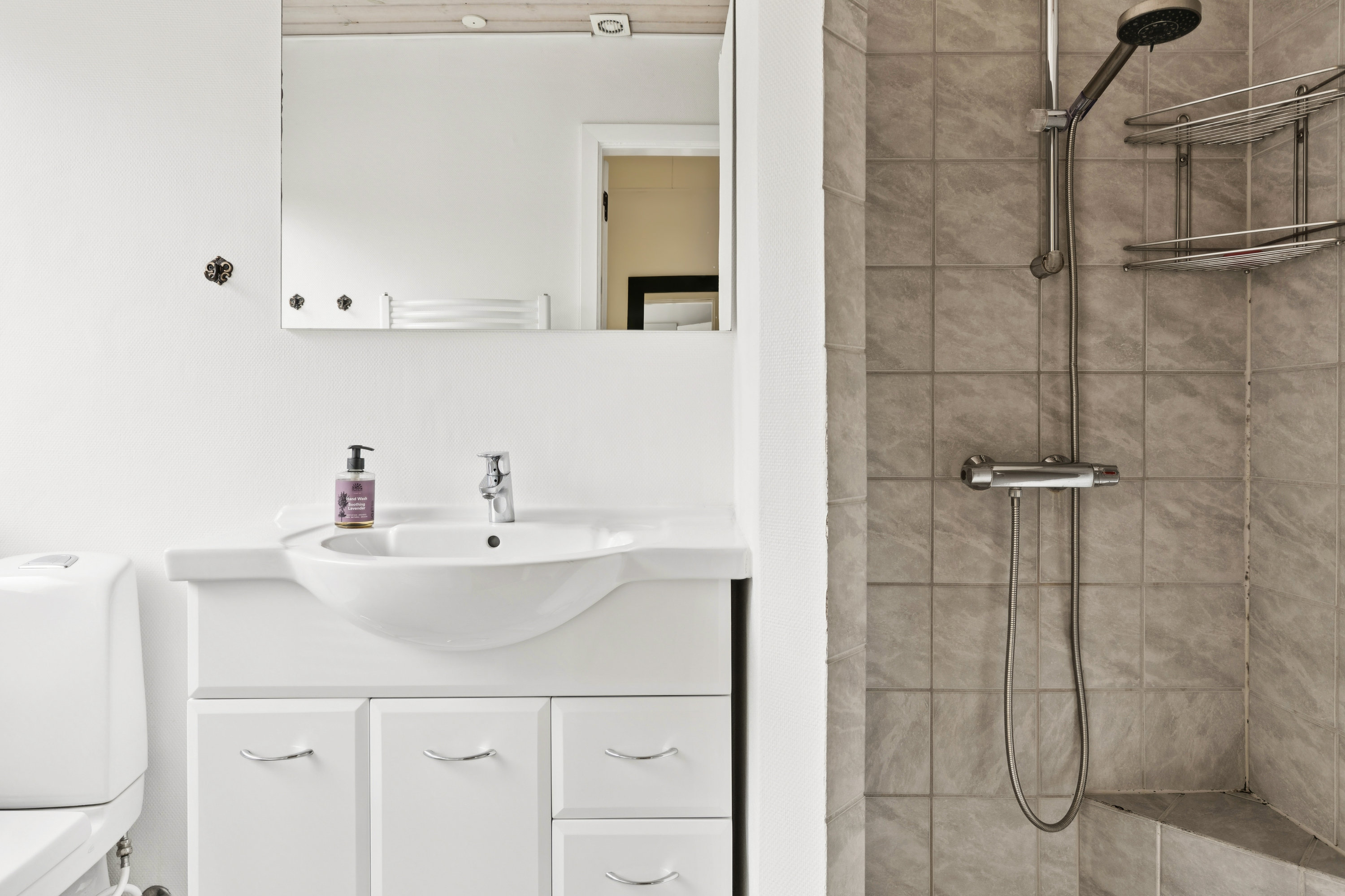 Fremhævet badeværelse billede i fuldskærmstilstand. Billede af Solbakkevej 2, 4520 Svinninge