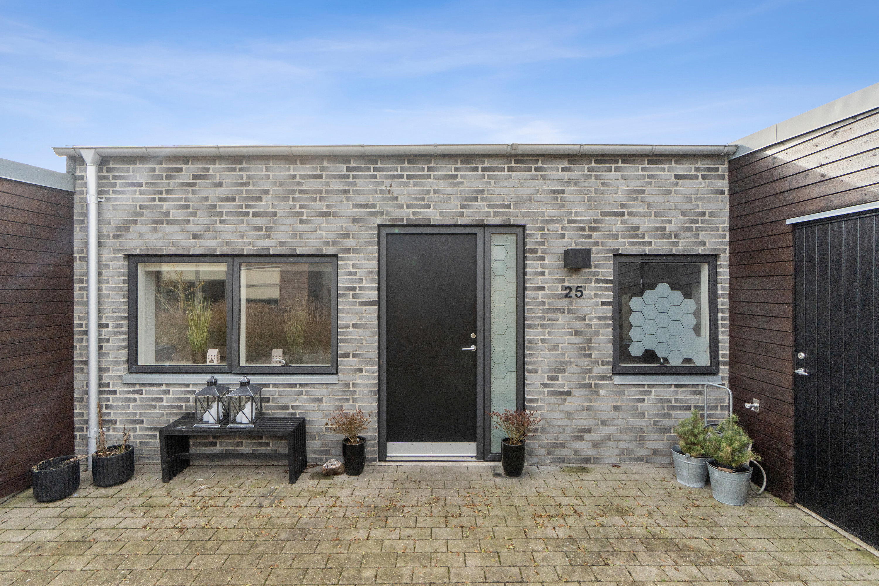 Fremhævet set fra vejen billede i fuldskærmstilstand. Billede af Urtehaven 25, Fårtoft, 7700 Thisted