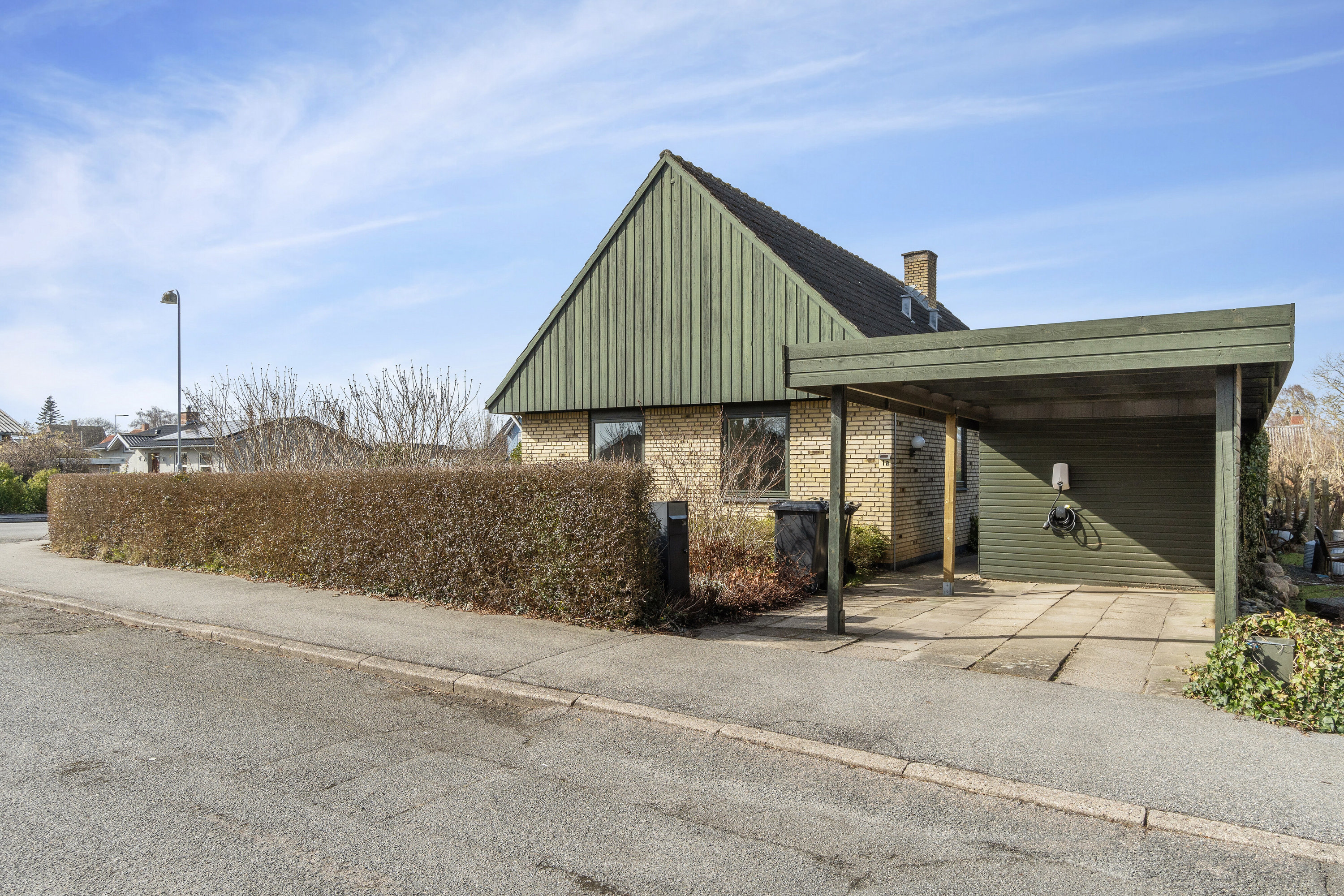 Fremhævet set fra vejen billede i fuldskærmstilstand. Billede af Hesselbyvej 1A, 4230 Skælskør