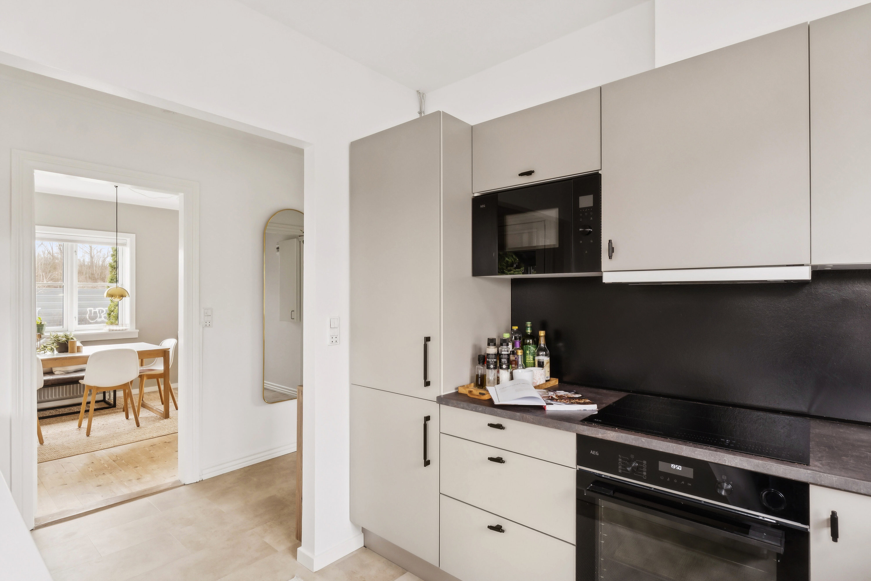 Fremhævet køkken billede i fuldskærmstilstand. Billede af Allingvej 42, 2650 Hvidovre