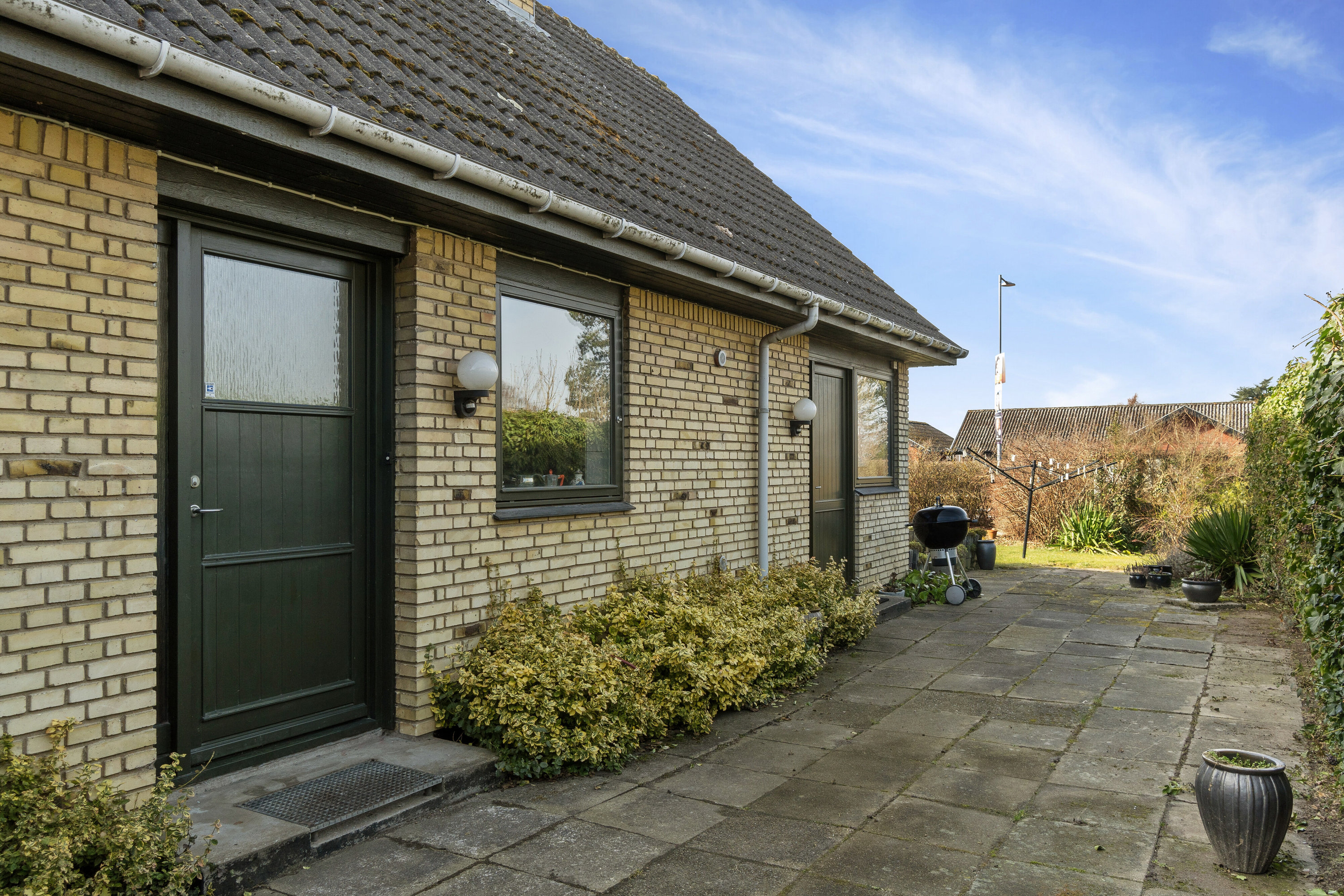 Fremhævet udendørs billede i fuldskærmstilstand. Billede af Hesselbyvej 1A, 4230 Skælskør