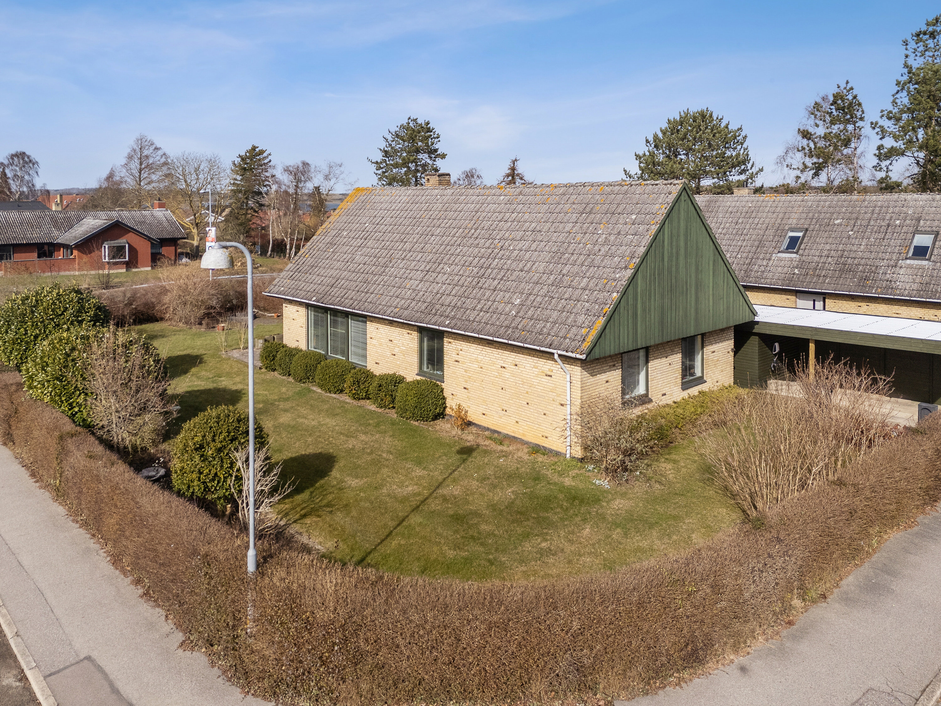 Fremhævet set fra vejen billede i fuldskærmstilstand. Billede af Hesselbyvej 1A, 4230 Skælskør