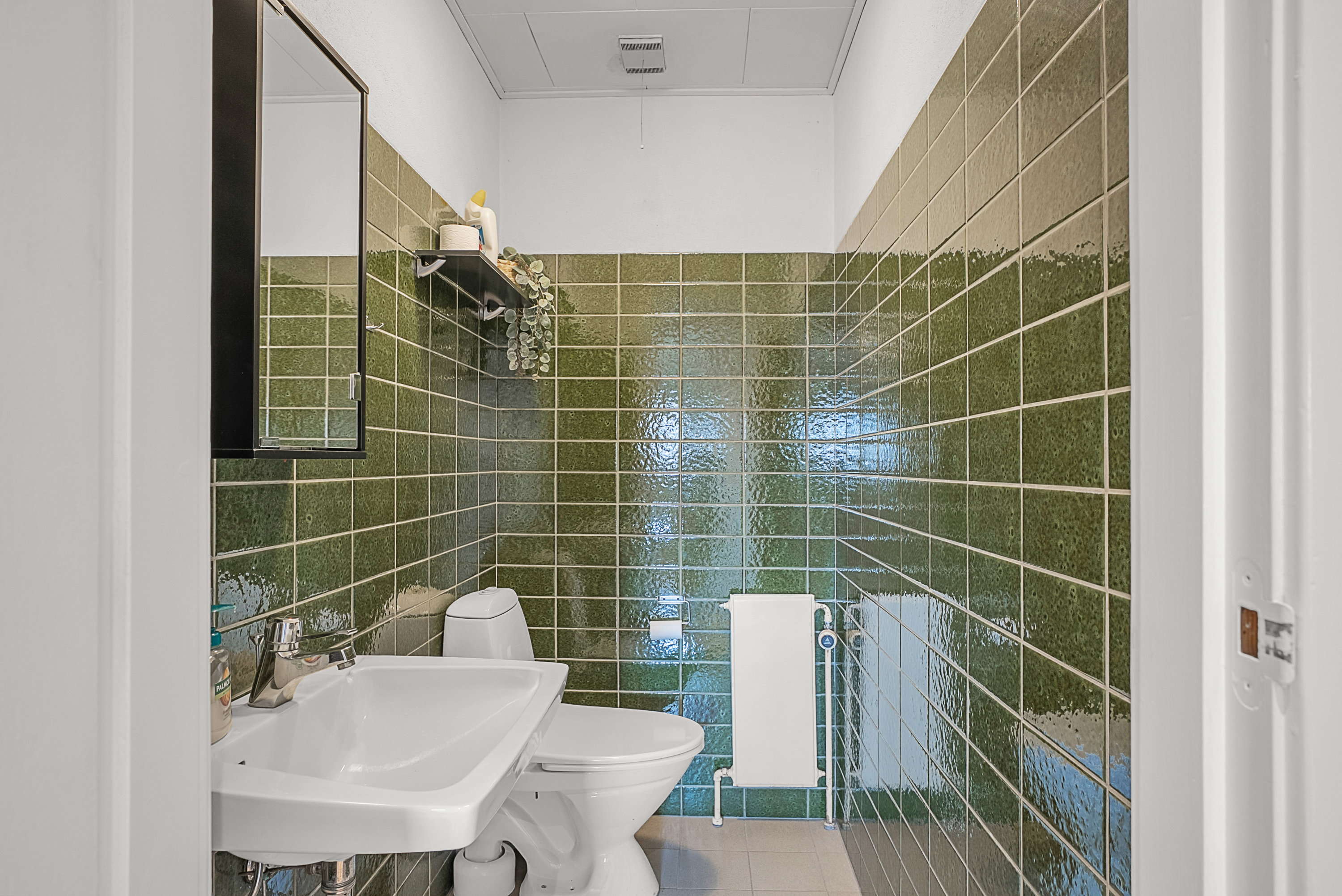 Fremhævet badeværelse billede i fuldskærmstilstand. Billede af Vinkelvej 8, Brobyværk, 5672 Broby