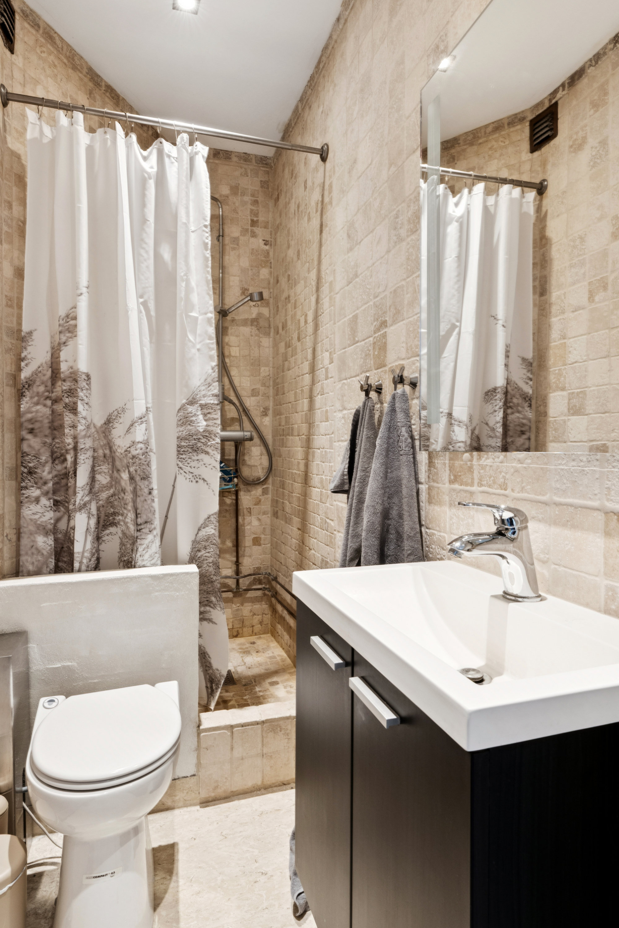 Fremhævet badeværelse billede i fuldskærmstilstand. Billede af Islandsgade 17, 2. th., 9000 Aalborg