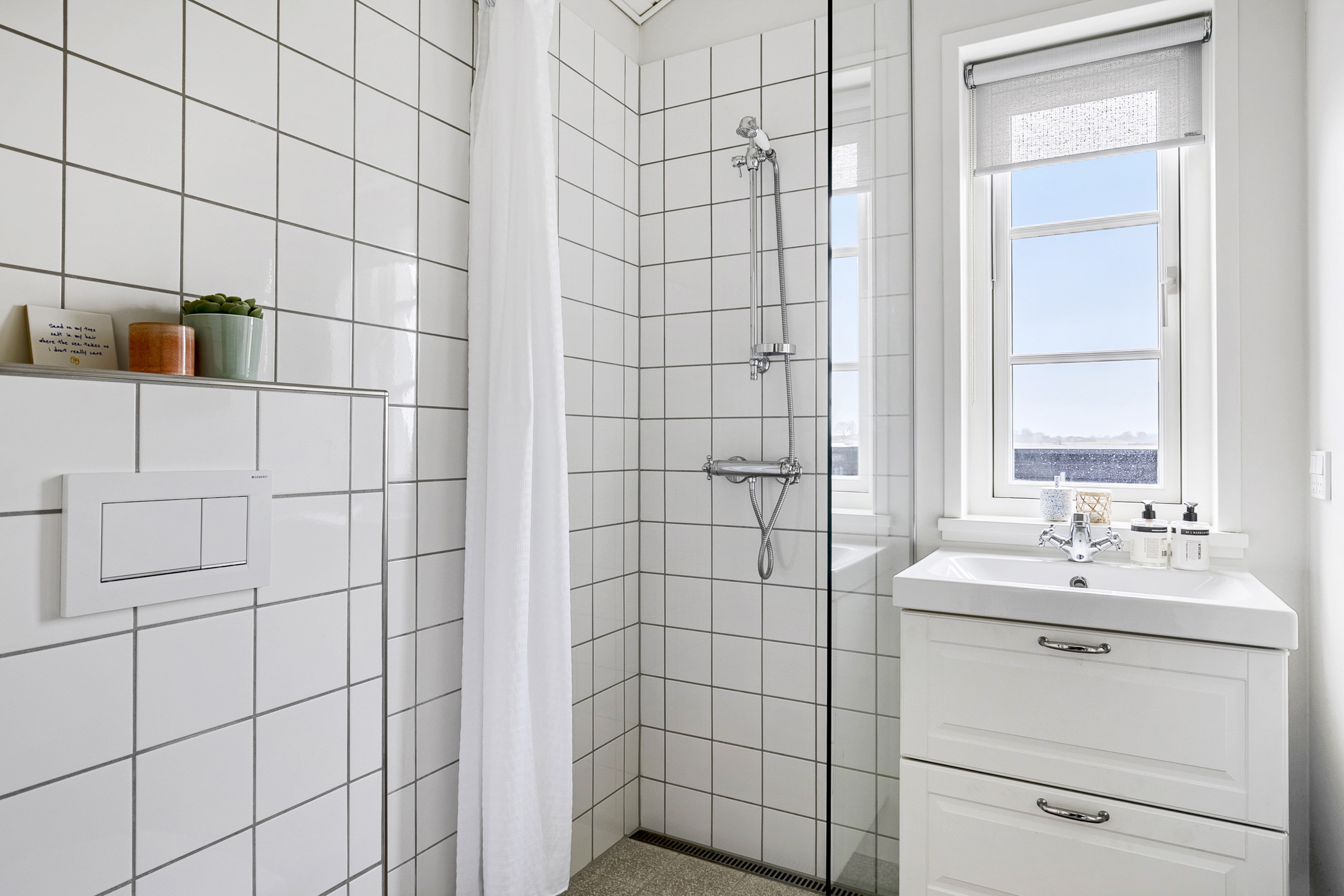 Fremhævet badeværelse billede i fuldskærmstilstand. Billede af Svalevej 5, Dalby Bugten, 5370 Mesinge