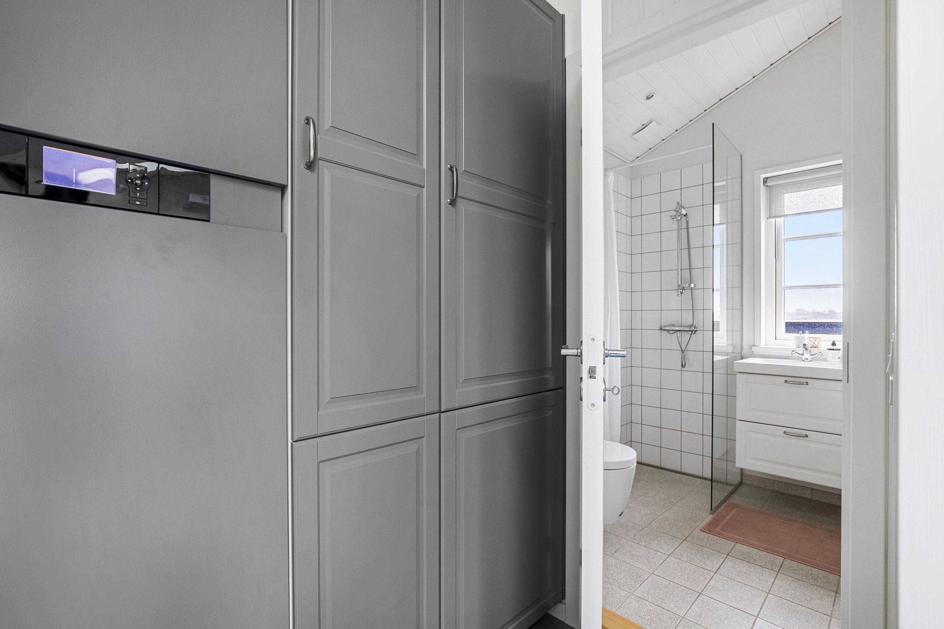 Fremhævet badeværelse billede i fuldskærmstilstand. Billede af Svalevej 5, Dalby Bugten, 5370 Mesinge