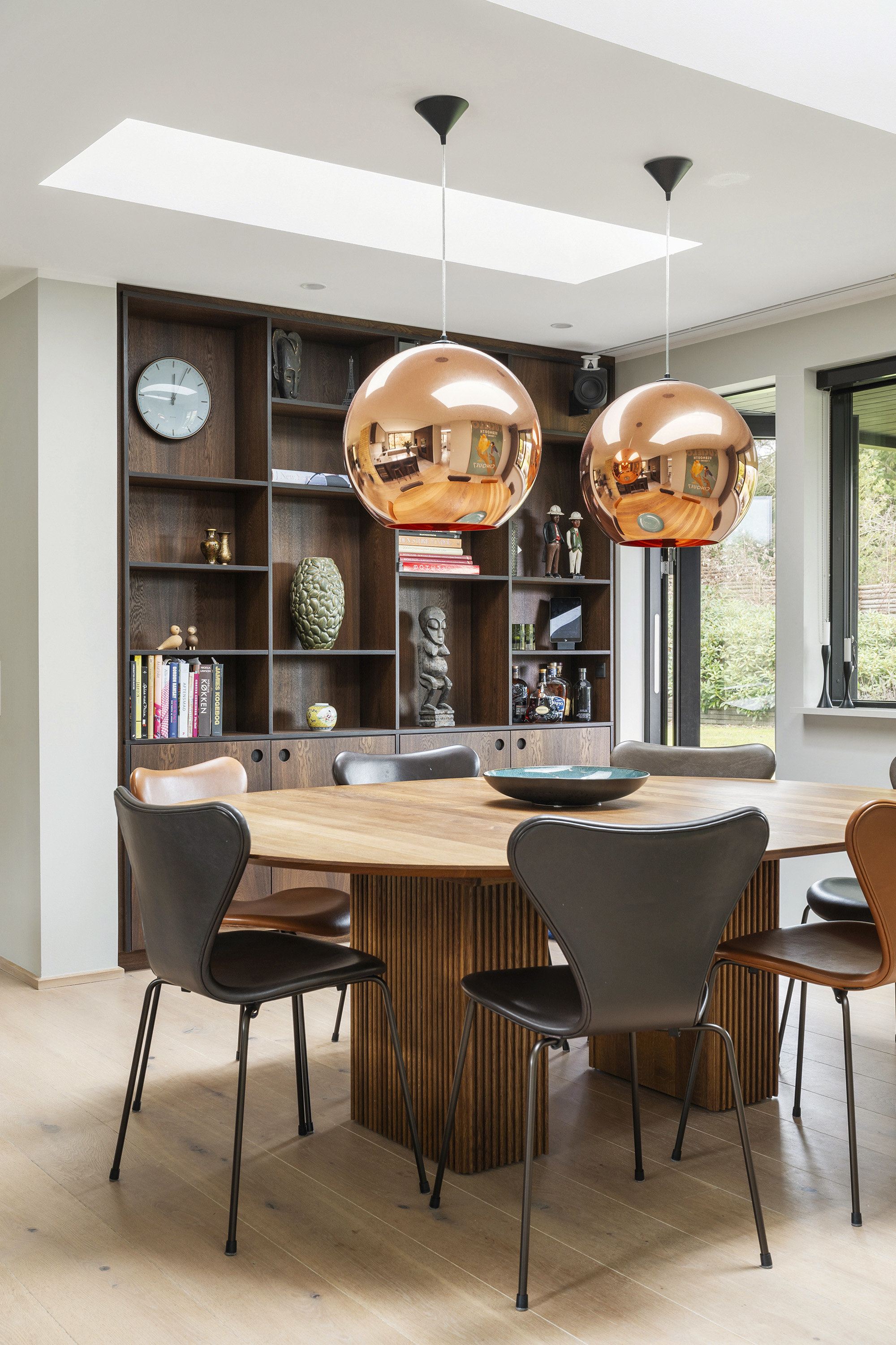 Fremhævet spisestue billede i fuldskærmstilstand. Billede af Ellehegnet 16, Trørød, 2950 Vedbæk