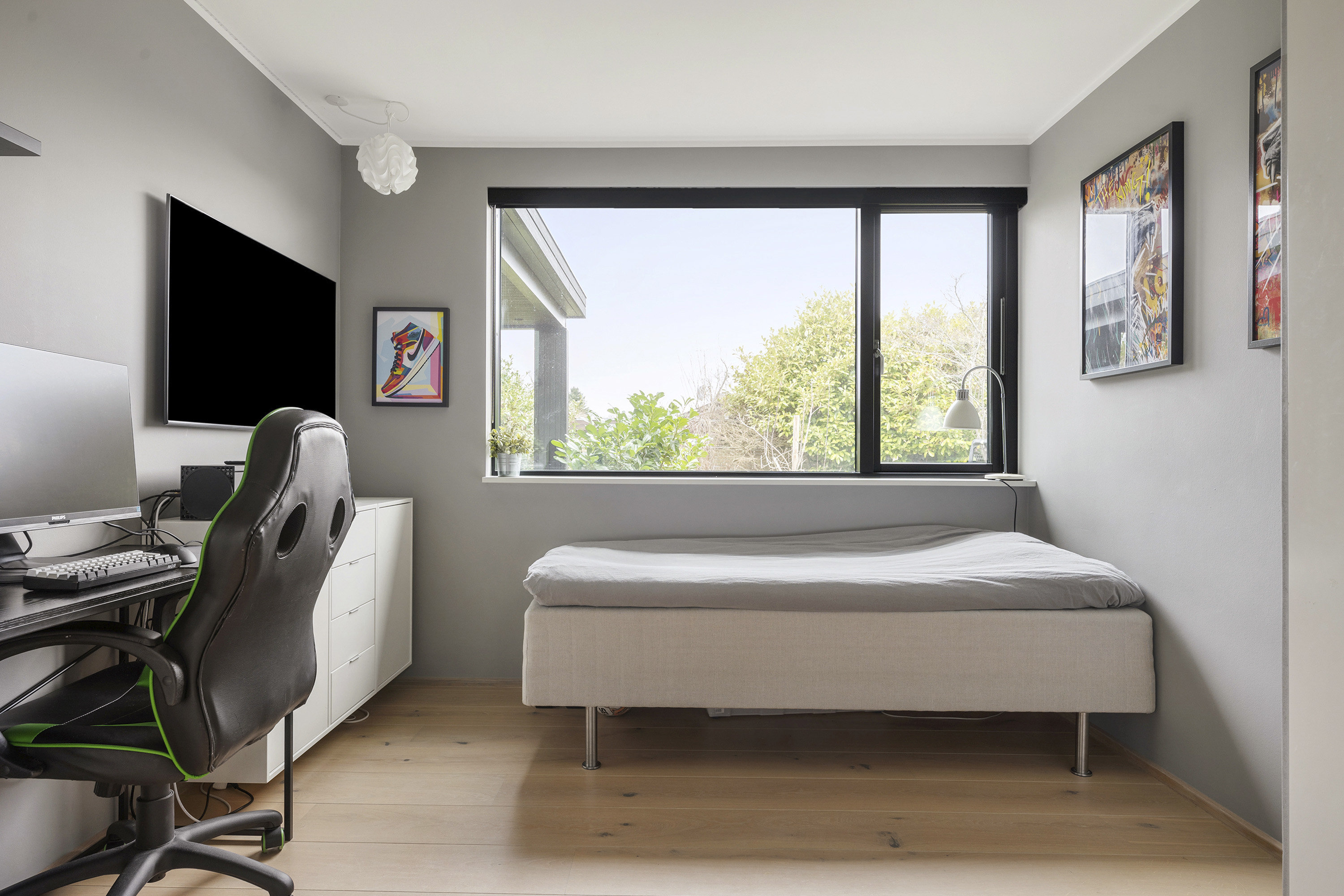 Fremhævet soveværelse billede i fuldskærmstilstand. Billede af Ellehegnet 16, Trørød, 2950 Vedbæk