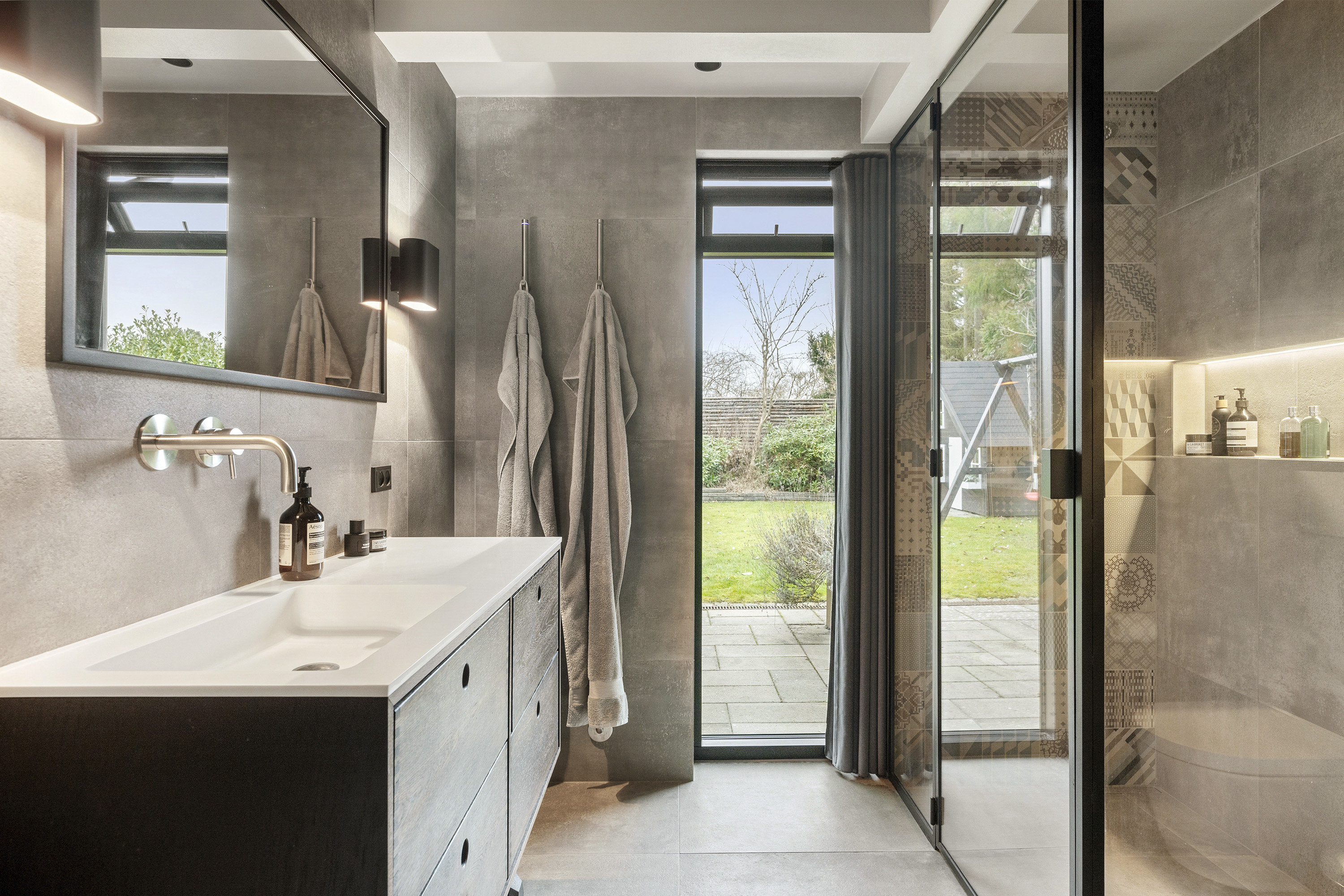 Fremhævet badeværelse billede i fuldskærmstilstand. Billede af Ellehegnet 16, Trørød, 2950 Vedbæk