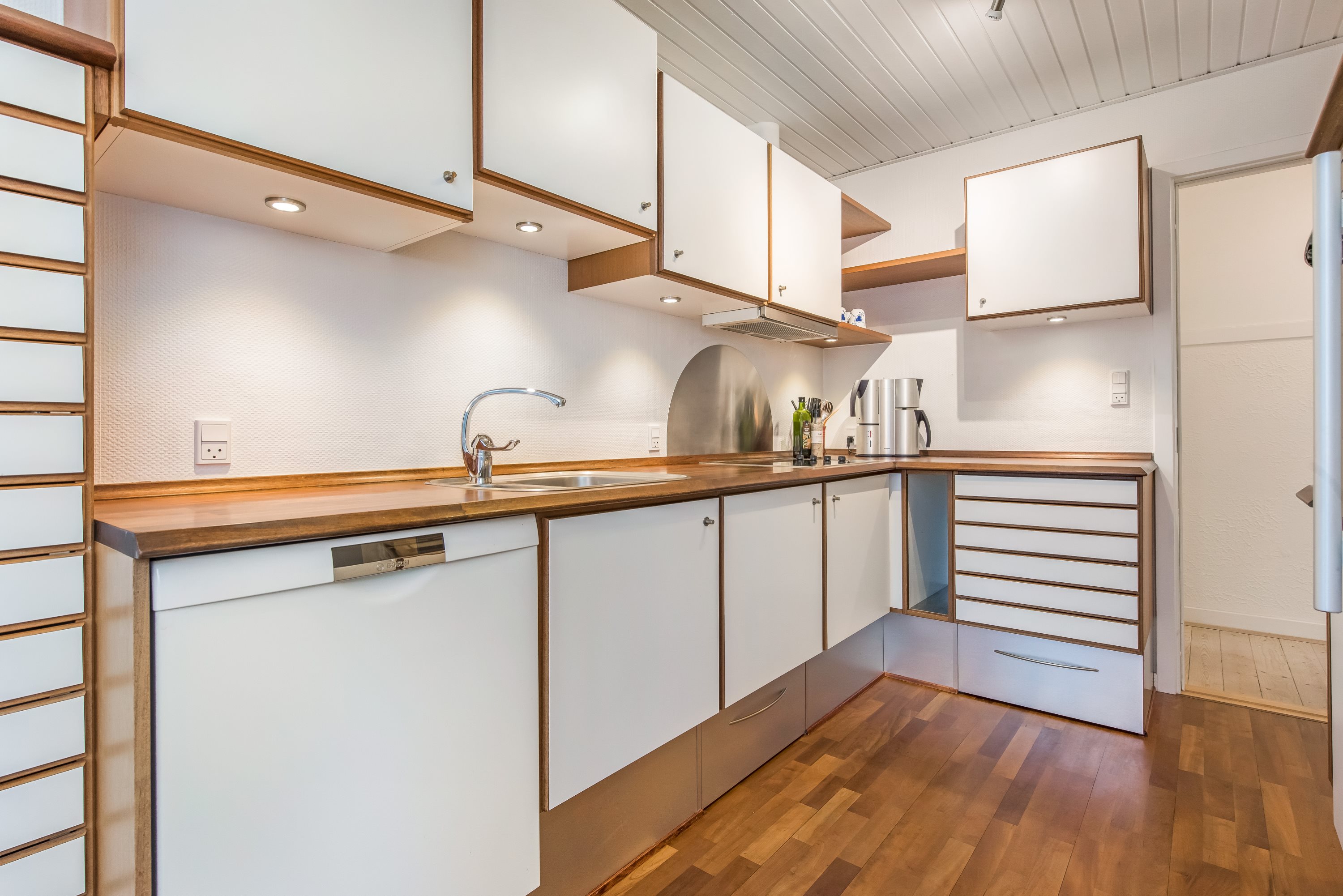 Fremhævet køkken billede i fuldskærmstilstand. Billede af Rosevej 35, 9900 Frederikshavn