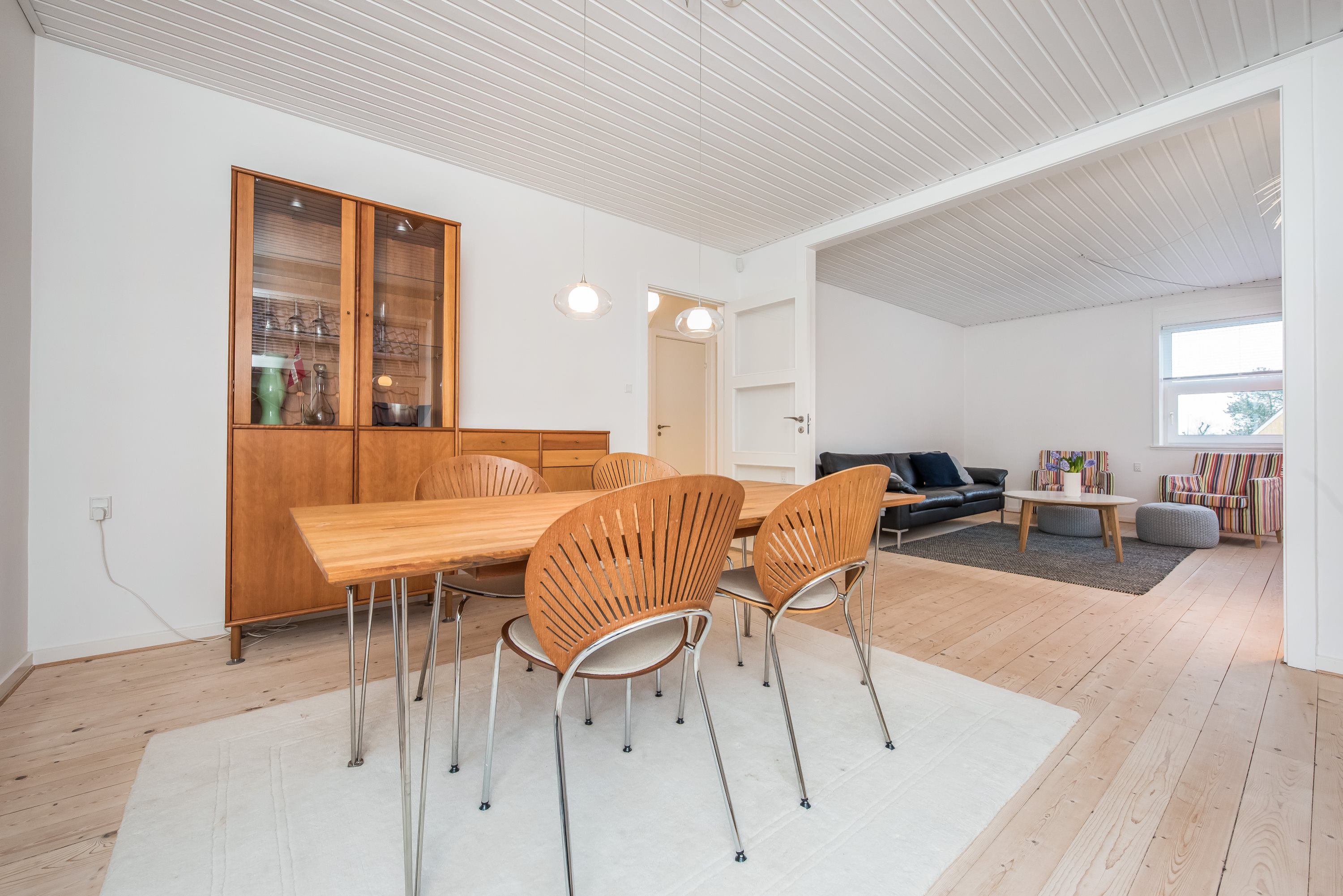 Fremhævet stue billede i fuldskærmstilstand. Billede af Rosevej 35, 9900 Frederikshavn