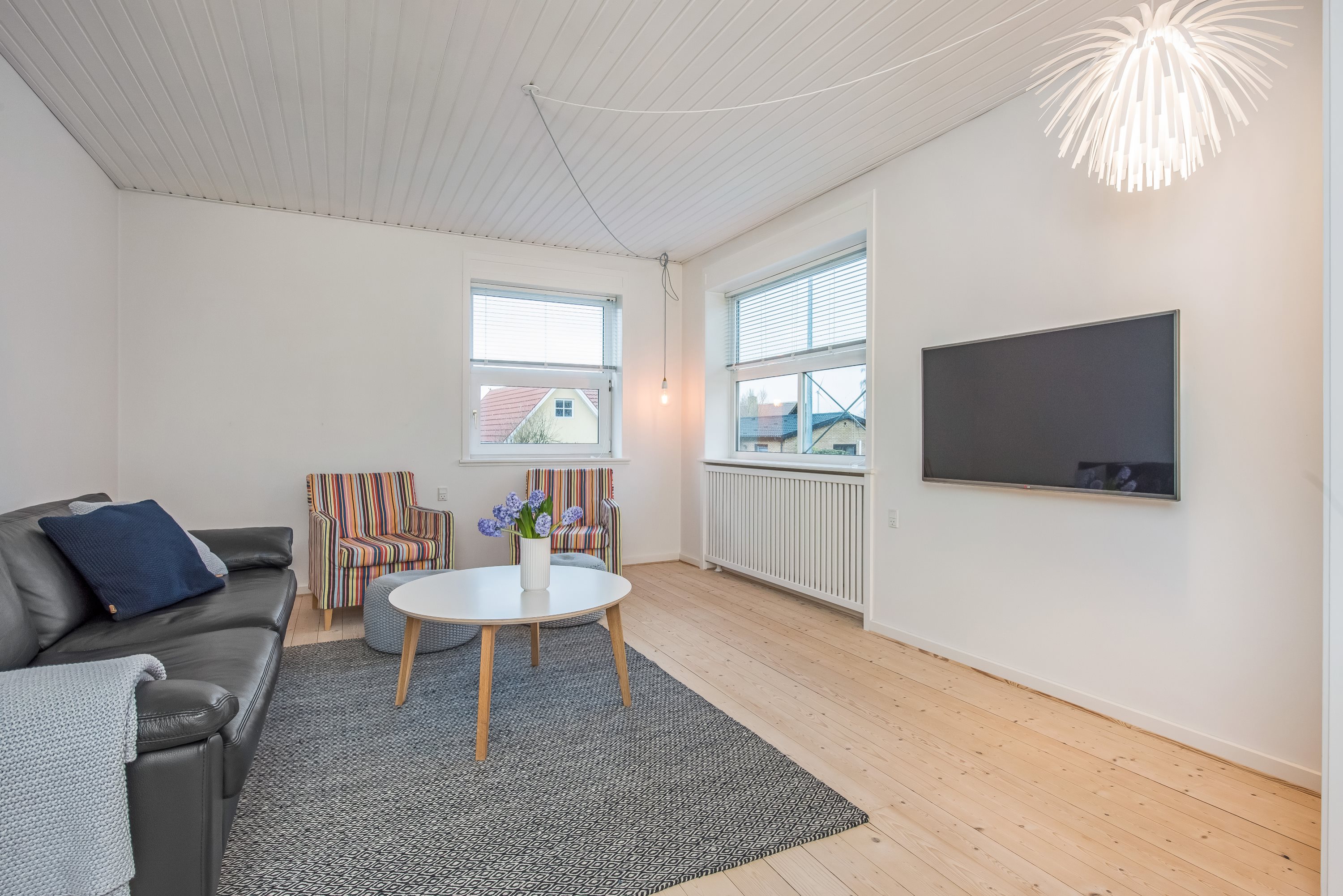 Fremhævet stue billede i fuldskærmstilstand. Billede af Rosevej 35, 9900 Frederikshavn