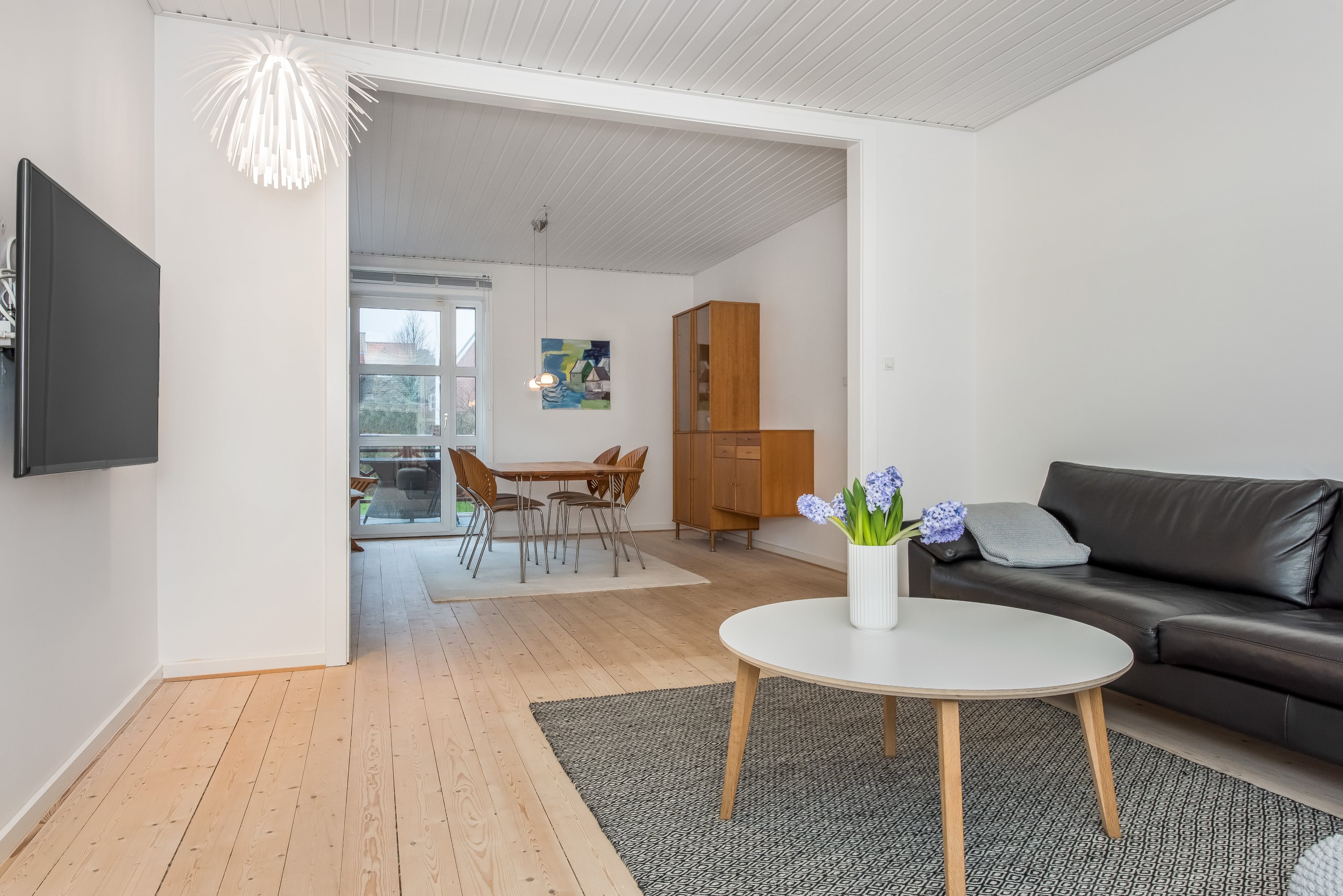 Fremhævet stue billede i fuldskærmstilstand. Billede af Rosevej 35, 9900 Frederikshavn