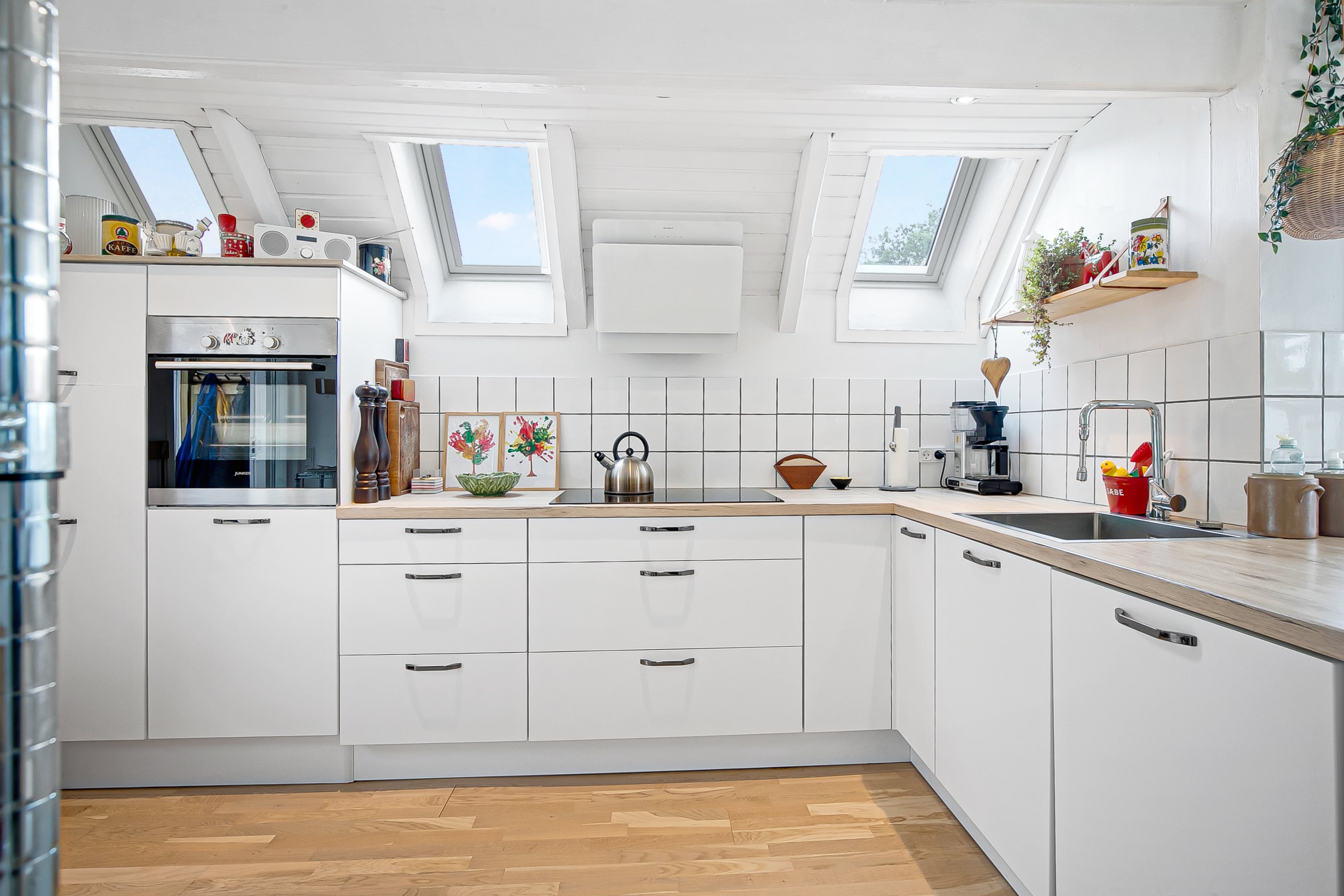 Fremhævet køkken billede i fuldskærmstilstand. Billede af Pumavej 1, Hou, 9370 Hals