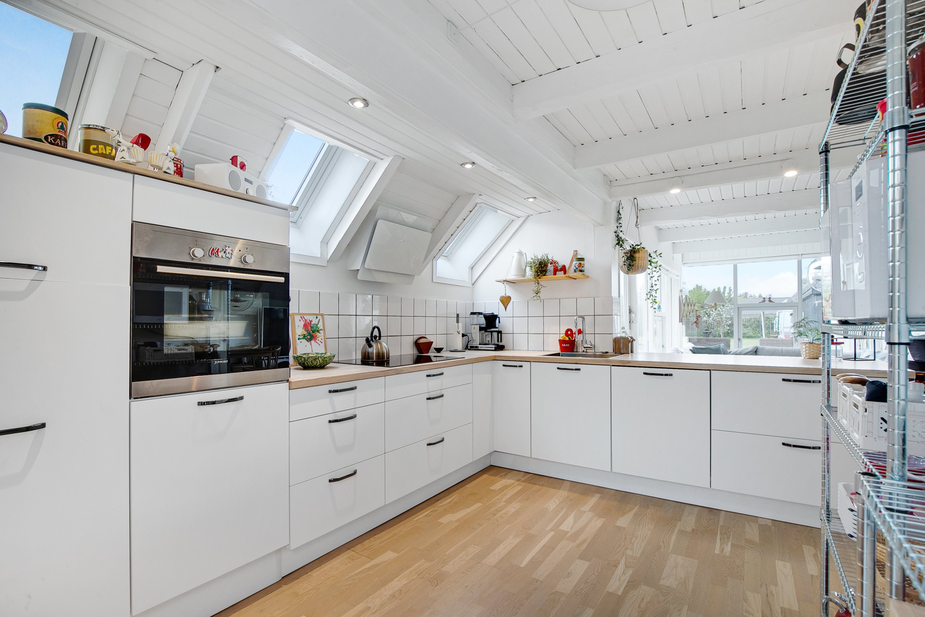 Fremhævet køkken billede i fuldskærmstilstand. Billede af Pumavej 1, Hou, 9370 Hals