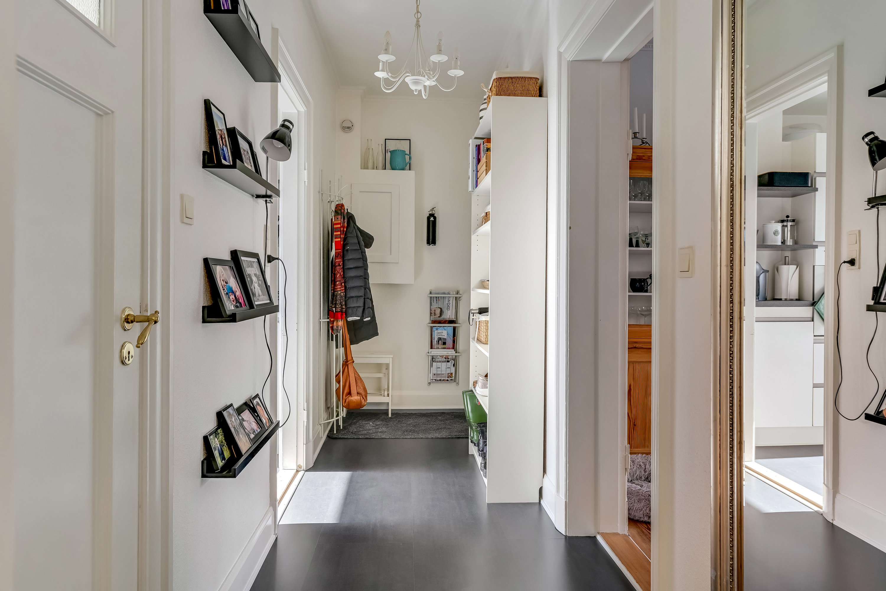 Fremhævet andet billede i fuldskærmstilstand. Billede af Skjoldsgade 16B, st.. tv., 6700 Esbjerg