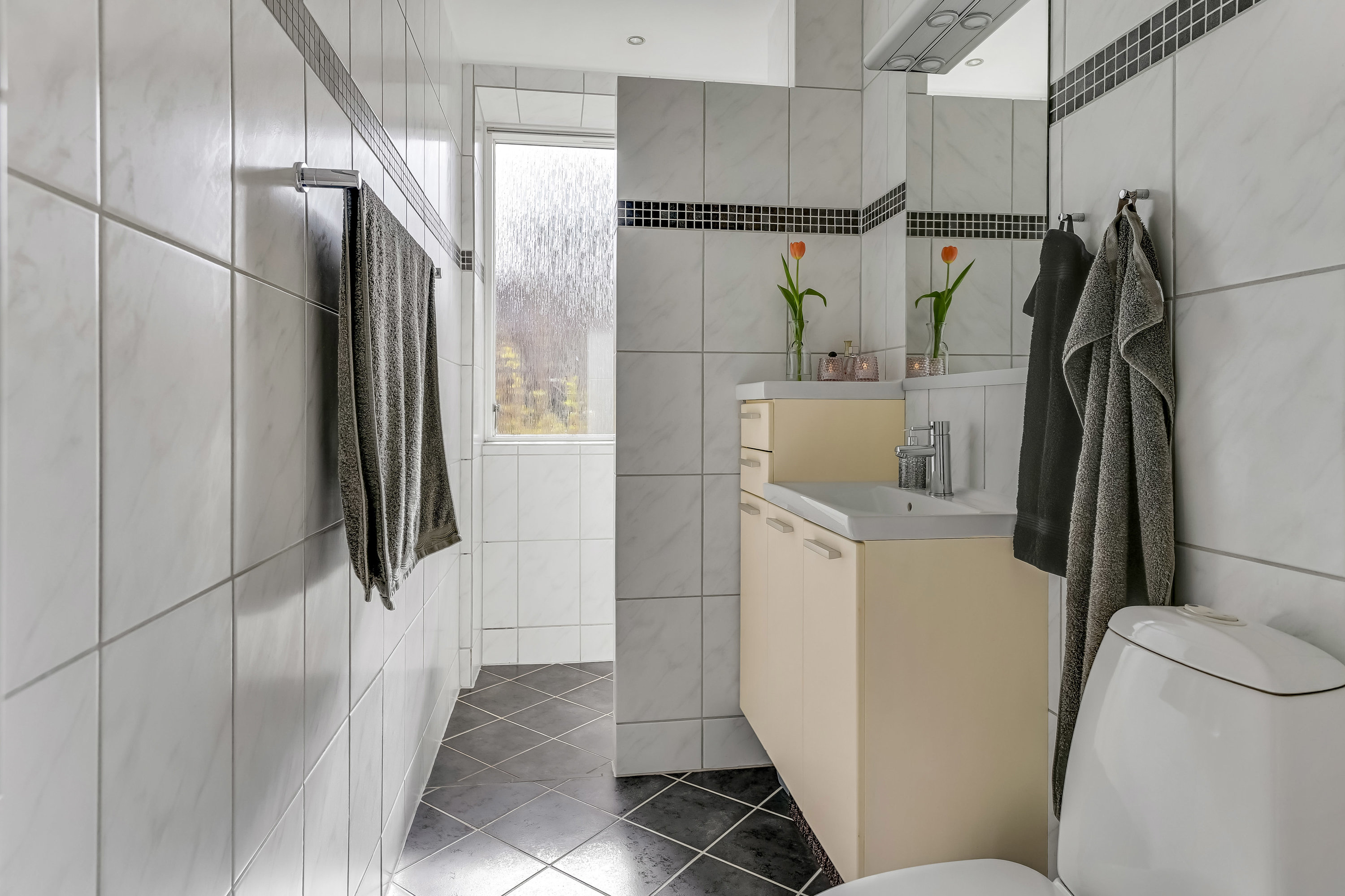 Fremhævet badeværelse billede i fuldskærmstilstand. Billede af Skjoldsgade 16B, st.. tv., 6700 Esbjerg