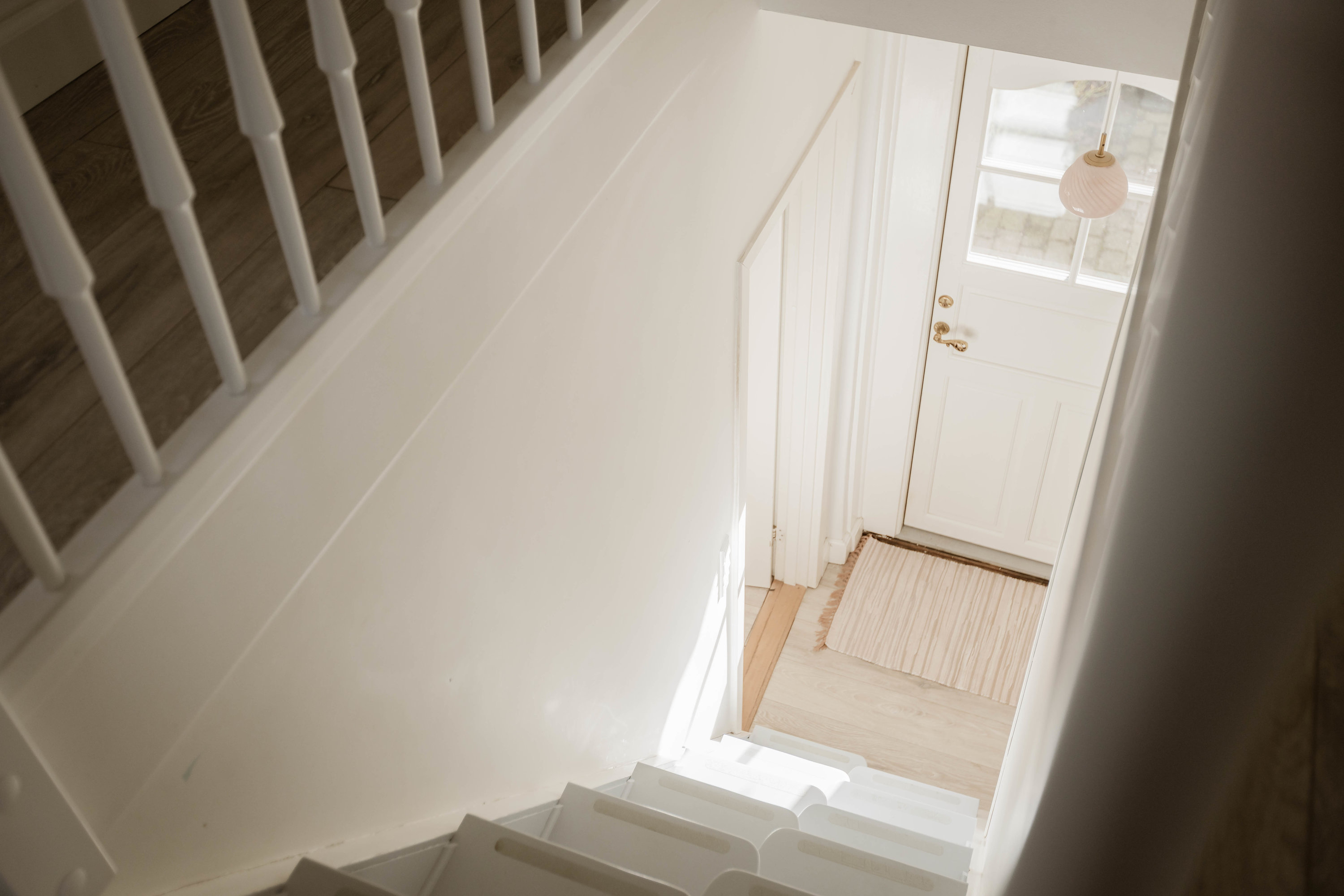 Fremhævet trappe billede i fuldskærmstilstand. Billede af Hold-An Vej 14, 2750 Ballerup