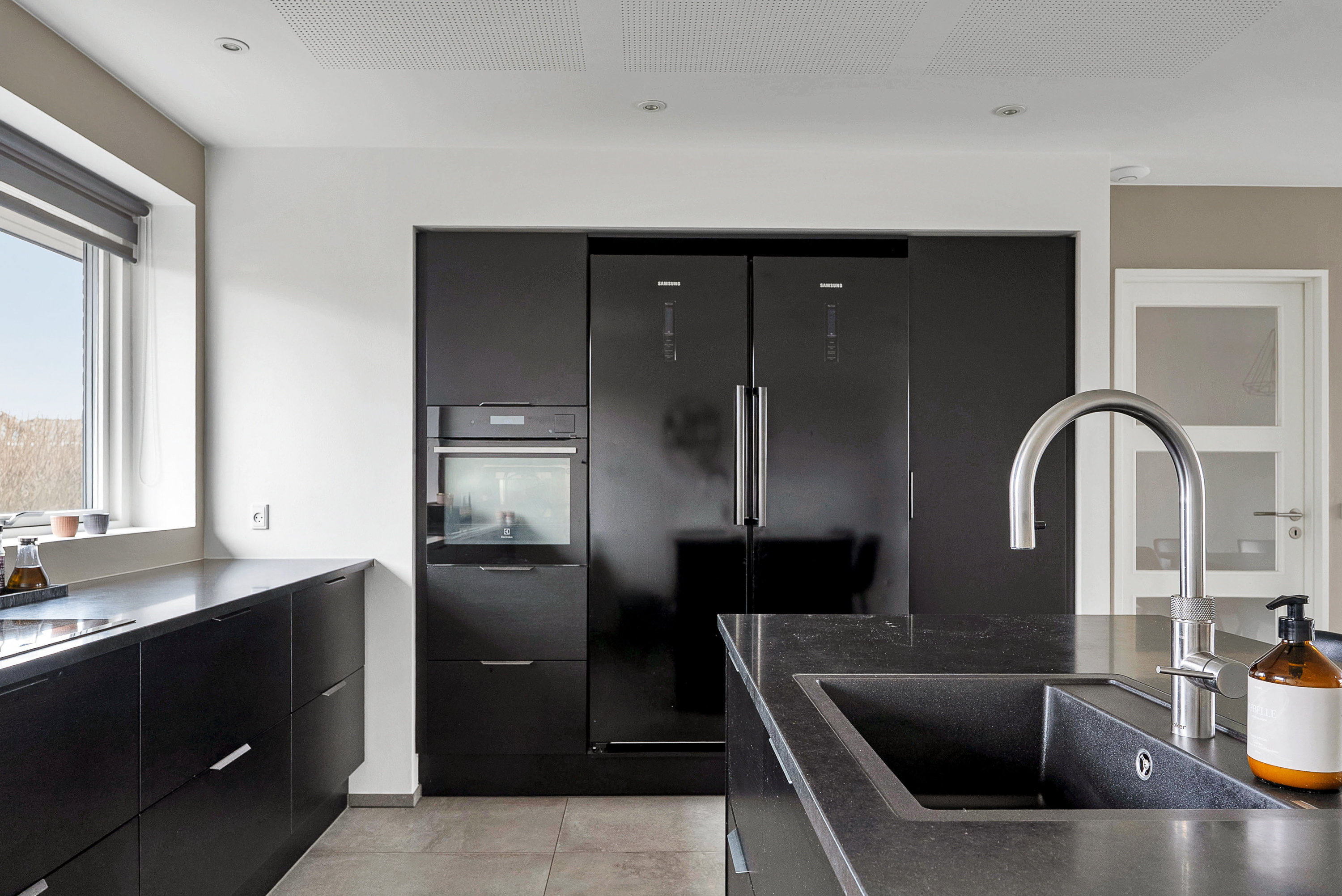 Fremhævet køkken billede i fuldskærmstilstand. Billede af Riddersporen 9, Fraugde, 5220 Odense SØ