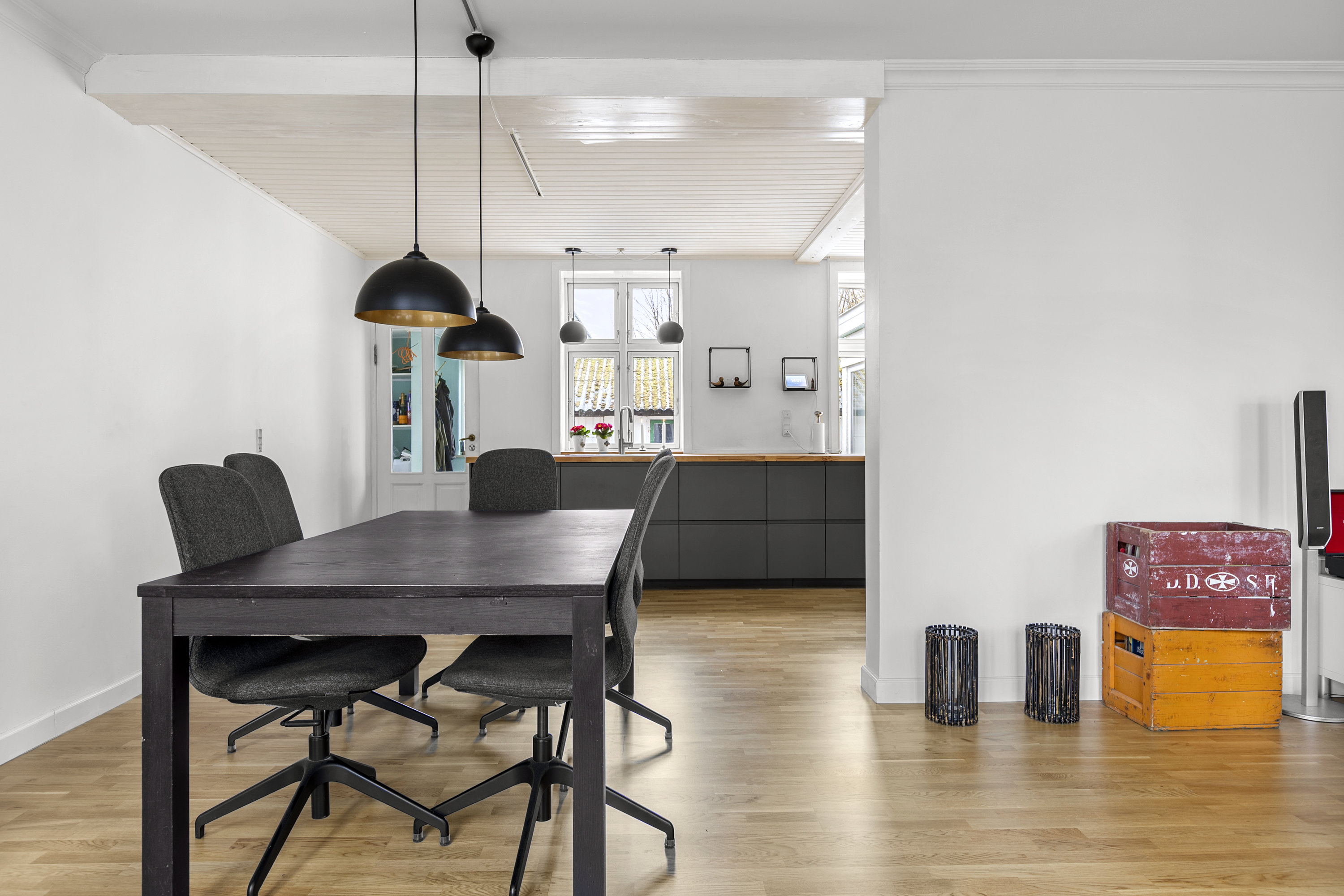 Fremhævet stue billede i fuldskærmstilstand. Billede af Rolighedsvej 3, 4296 Nyrup