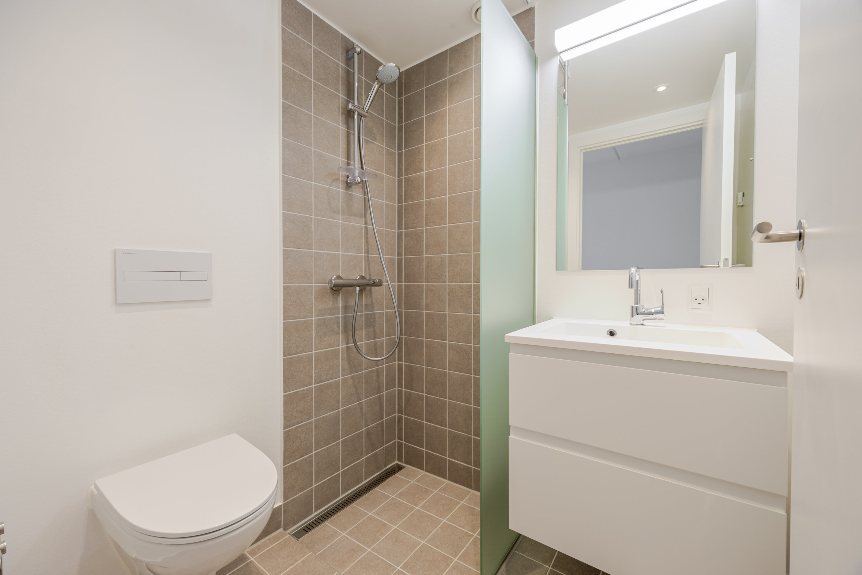 Fremhævet andet billede i fuldskærmstilstand. Billede af Mjølnerparken 44A, 1. 1., 2200 København N