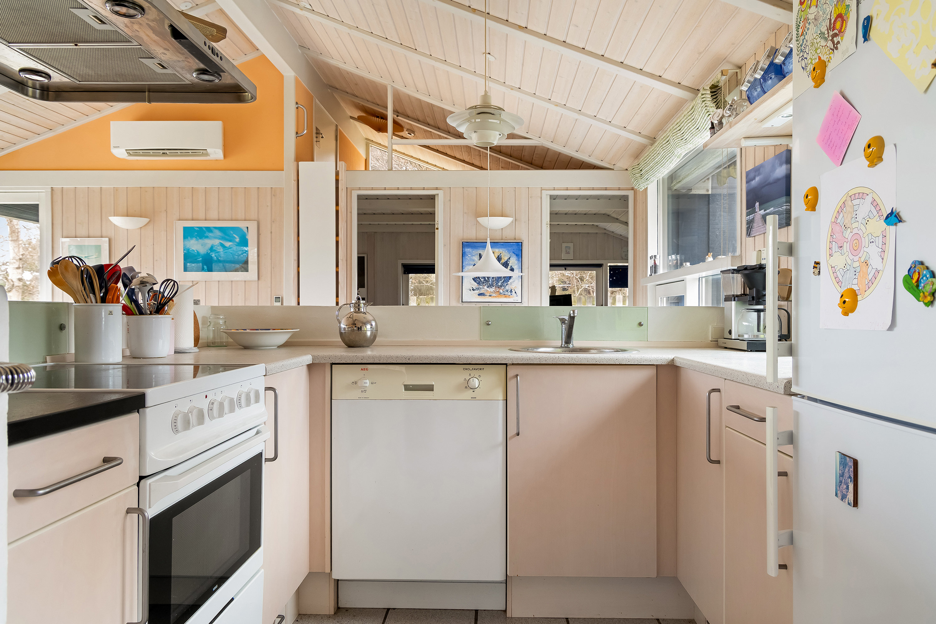 Fremhævet køkken billede i fuldskærmstilstand. Billede af Strandmarken 14, Udsholt, 3230 Græsted