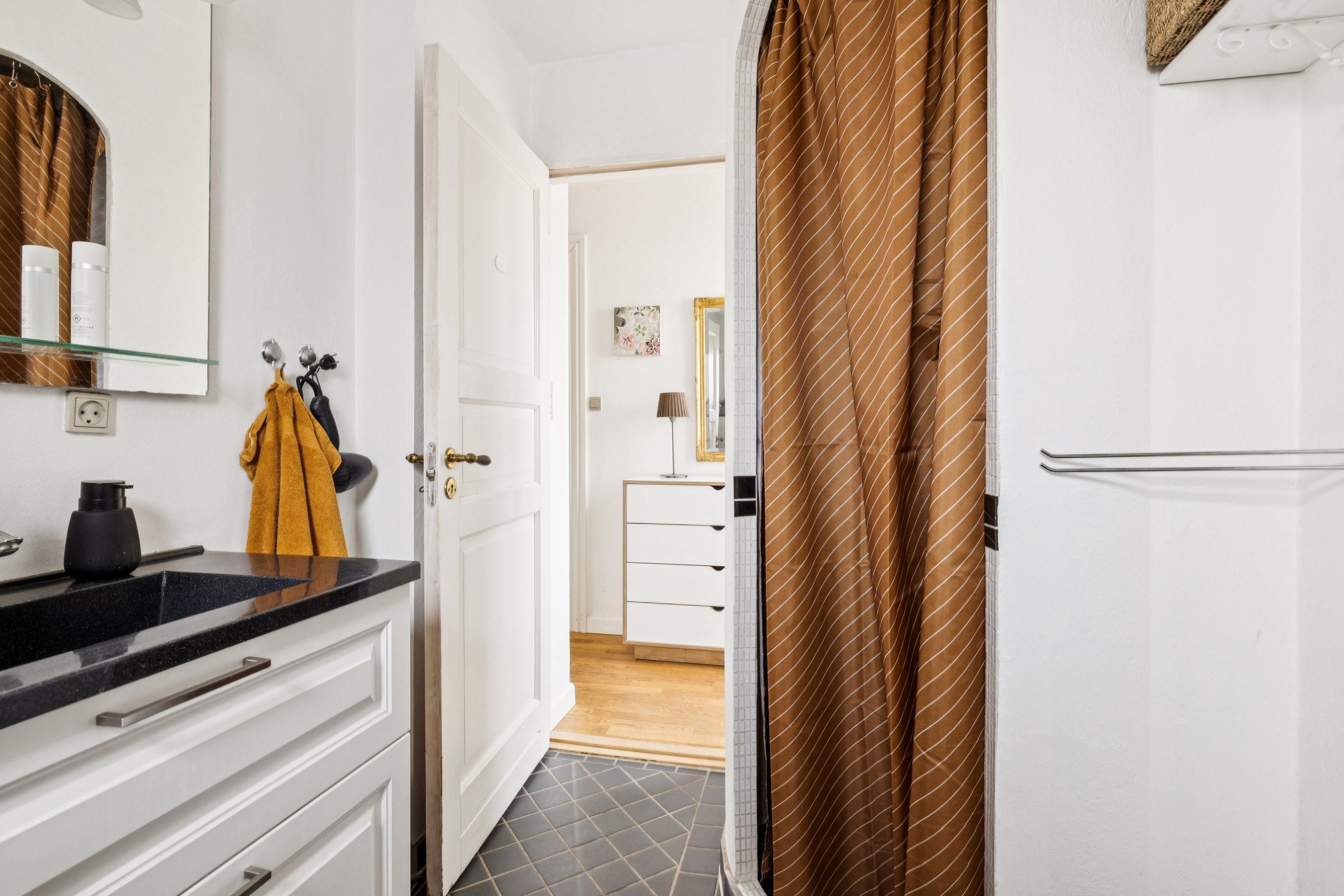 Fremhævet badeværelse billede i fuldskærmstilstand. Billede af Havnevej 107, 8500 Grenaa