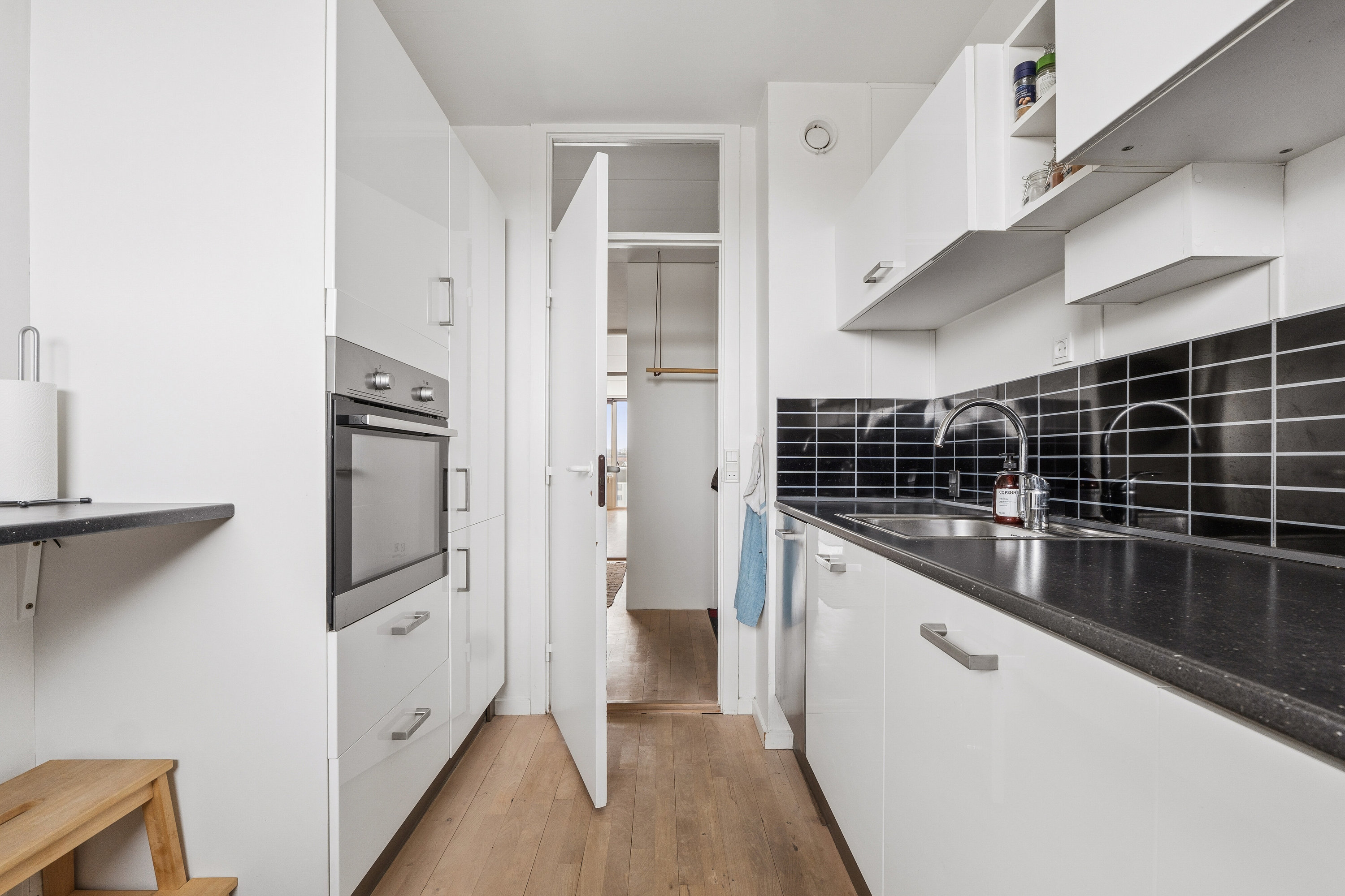 Fremhævet køkken billede i fuldskærmstilstand. Billede af Grøfthøjparken 162, 6. tv., 8260 Viby J